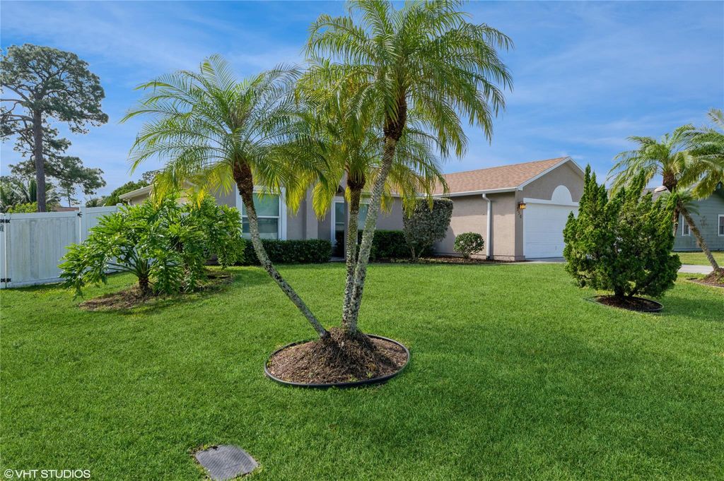 Photo of 350 SE Guava Terrace, Port Saint Lucie, FL 34983 (MLS # F10426524)