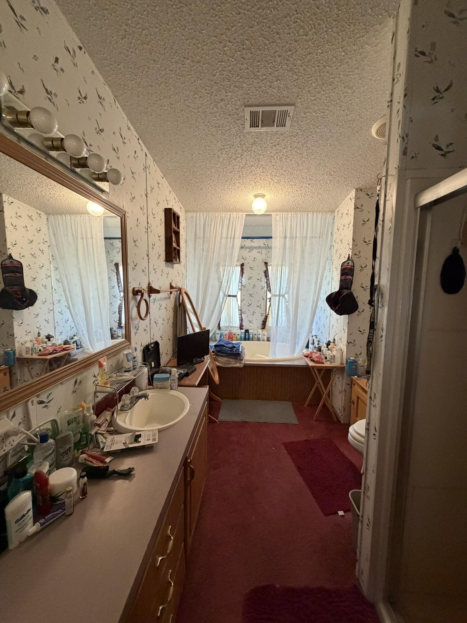 TALL PINES ESTATES - Residential