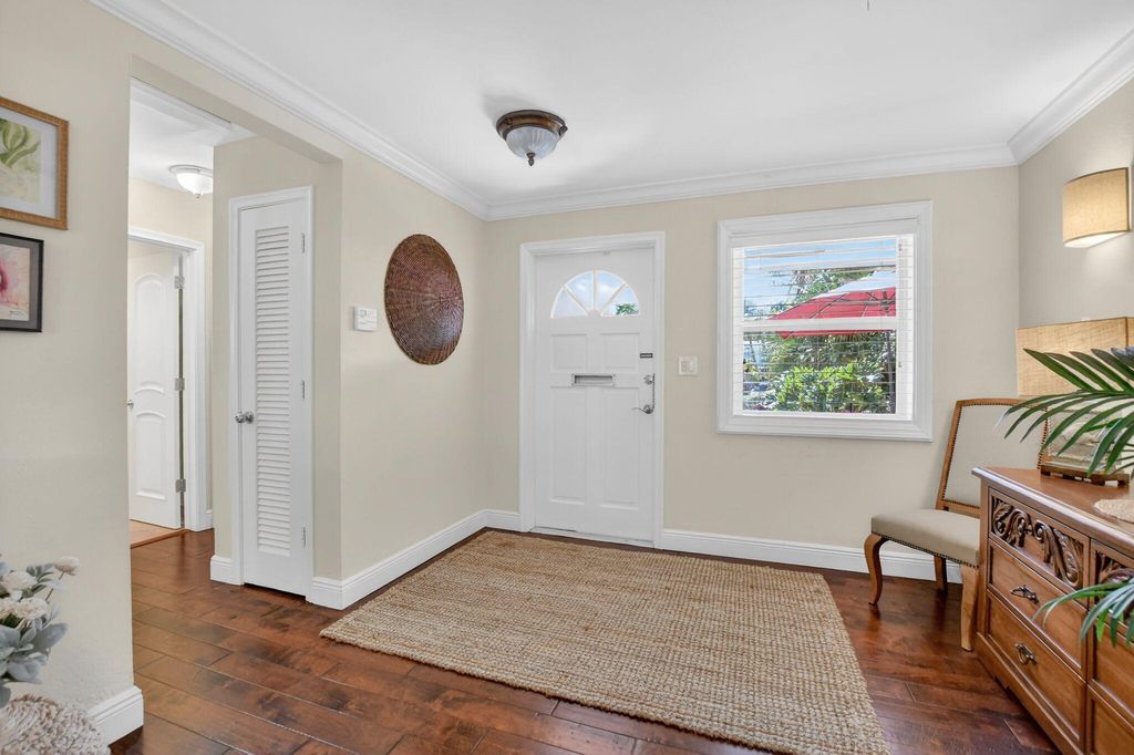 Photo of 701 SW 5th Street, Boca Raton, FL 33486 (MLS # R11163011)