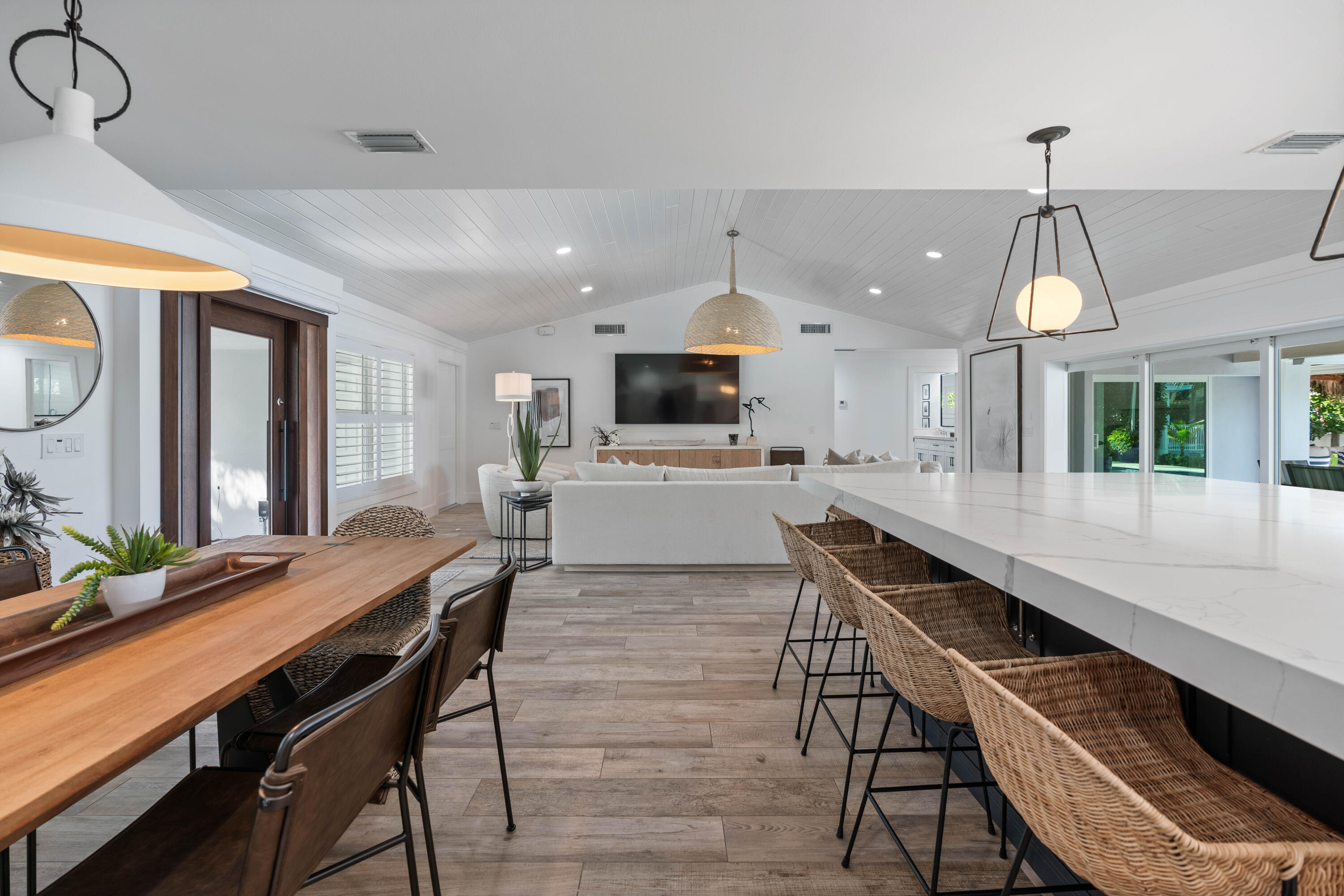 COUNTRY CLUB POINT - Residential