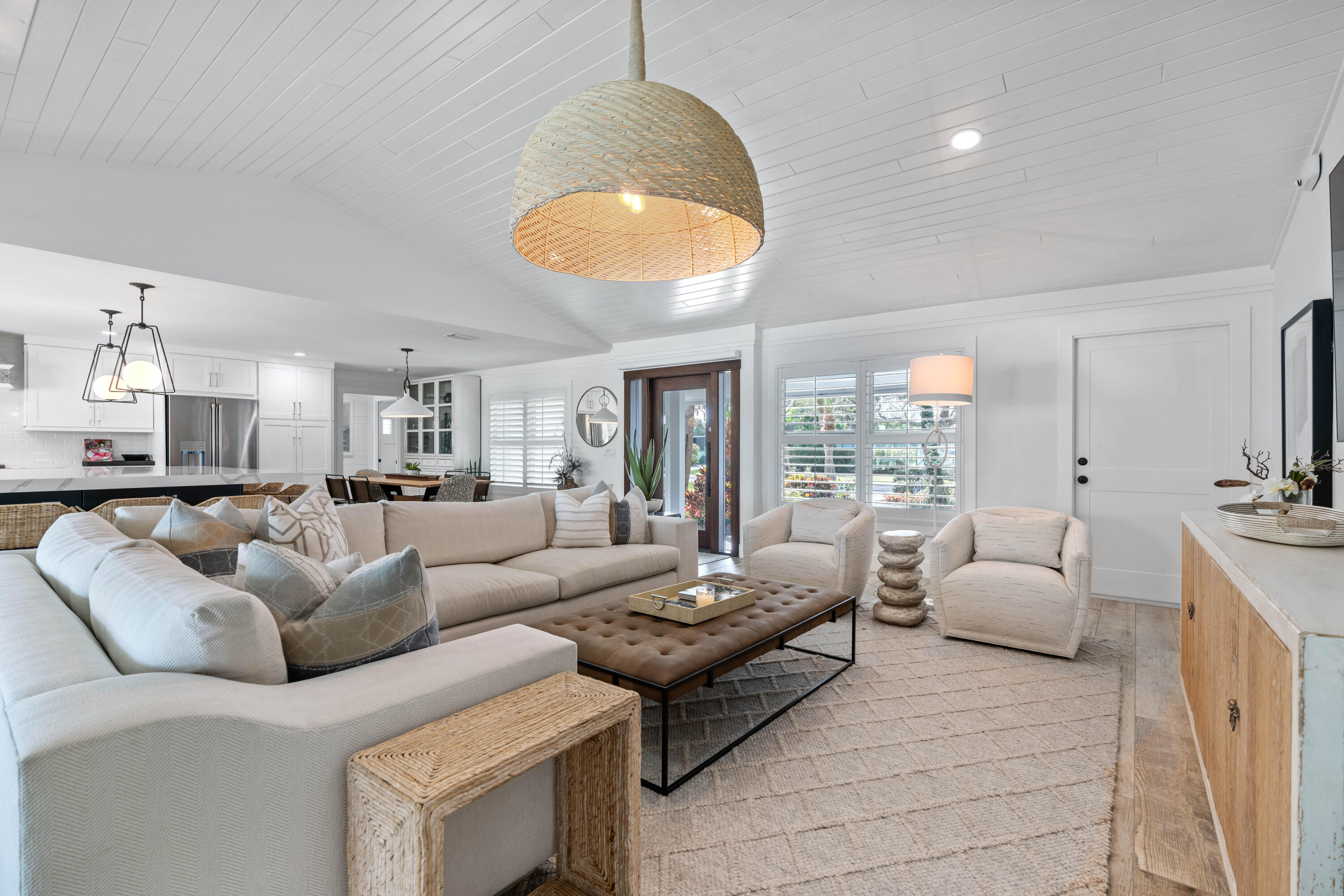 COUNTRY CLUB POINT - Residential