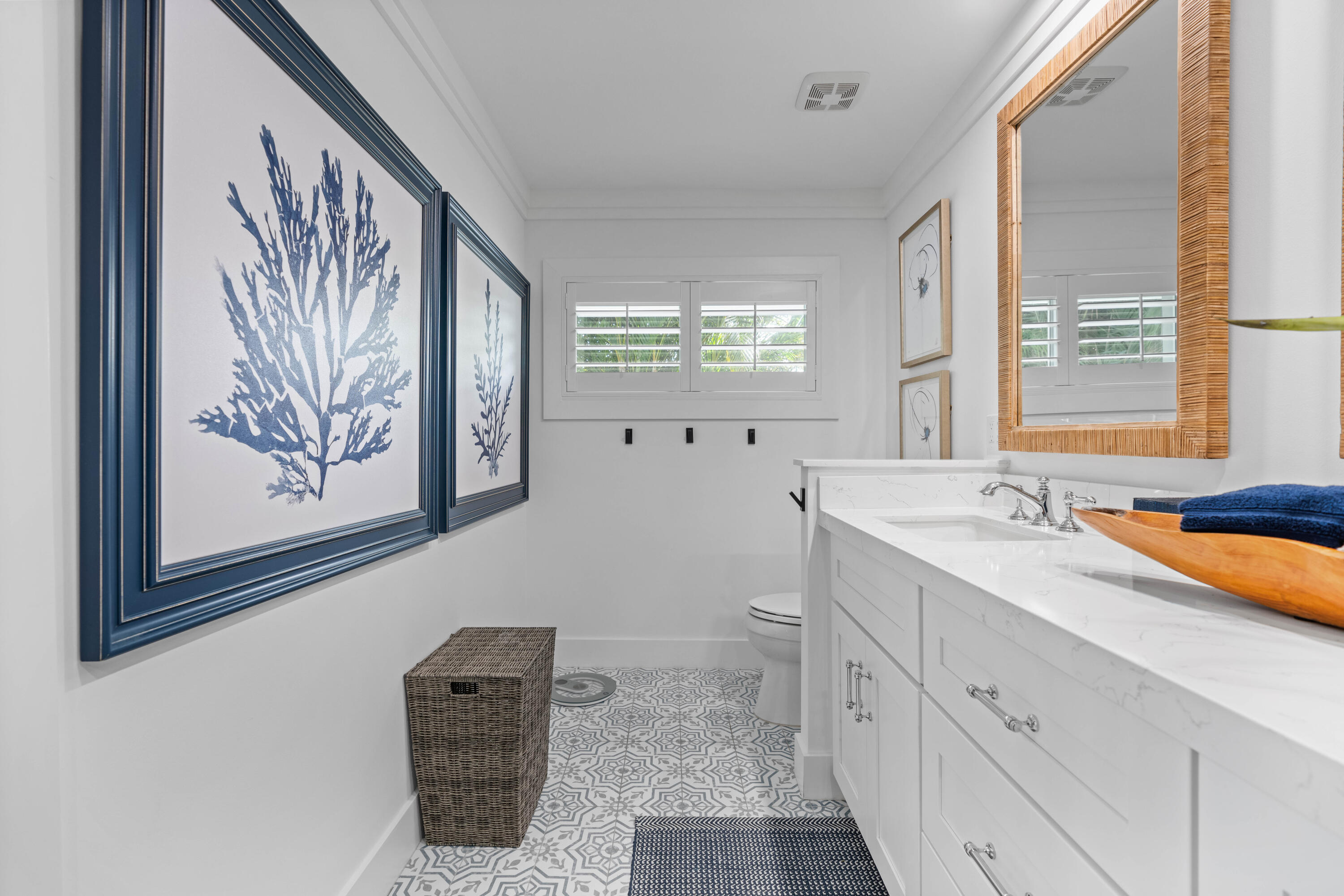 COUNTRY CLUB POINT - Residential