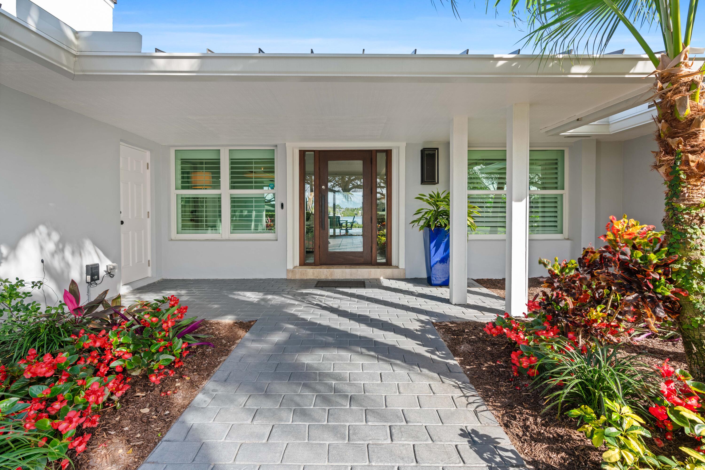 COUNTRY CLUB POINT - Residential