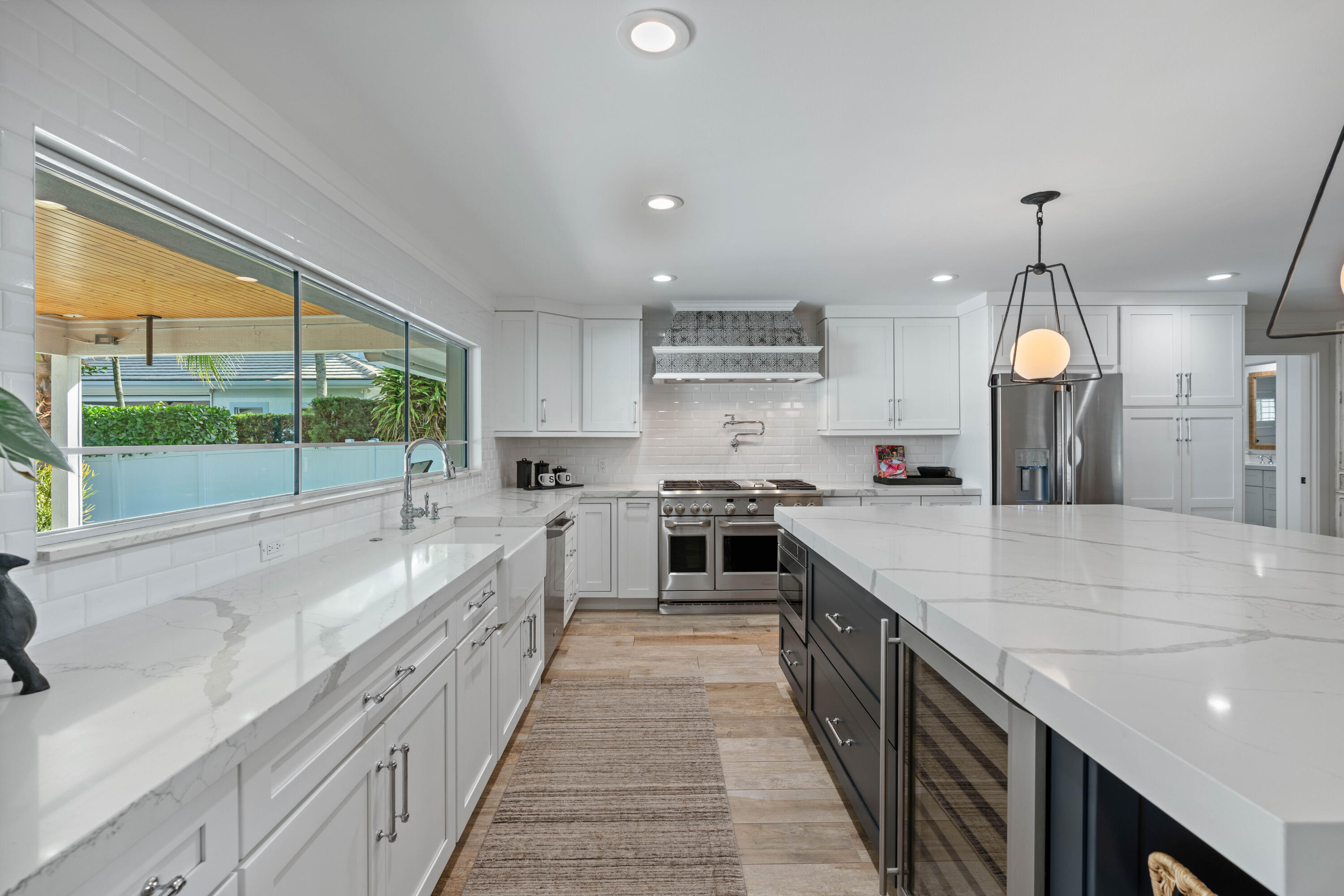 COUNTRY CLUB POINT - Residential