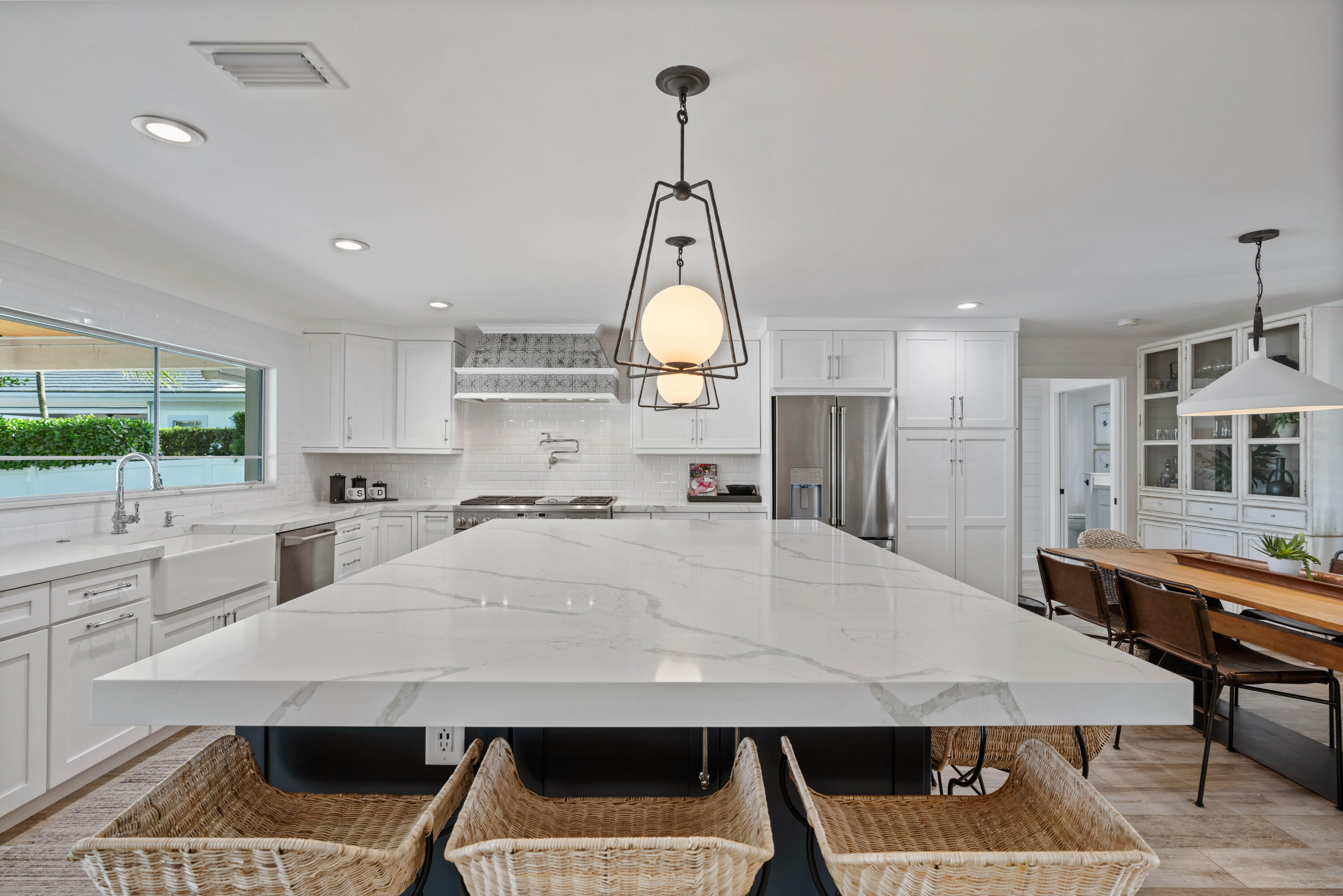 COUNTRY CLUB POINT - Residential