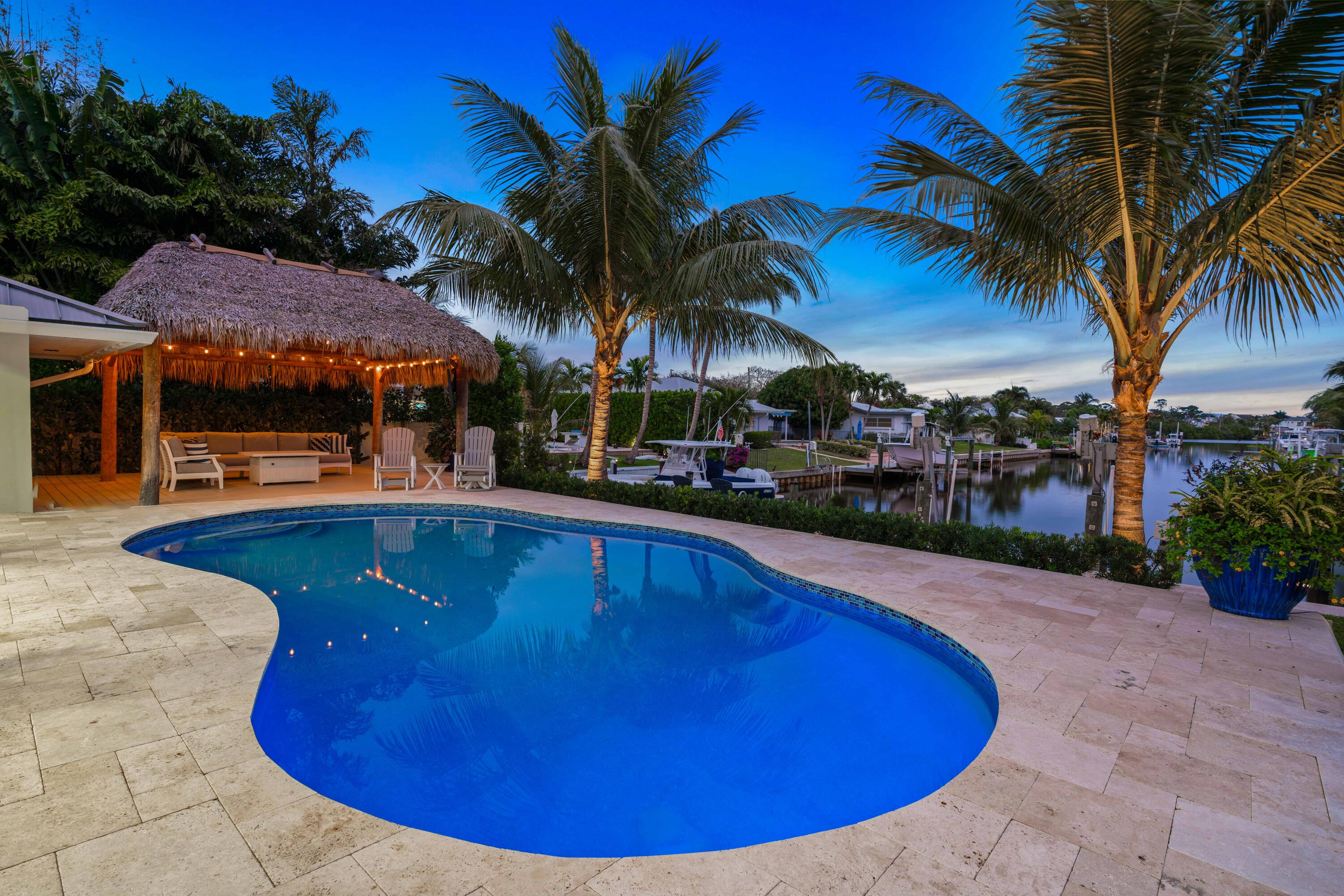 COUNTRY CLUB POINT - Residential