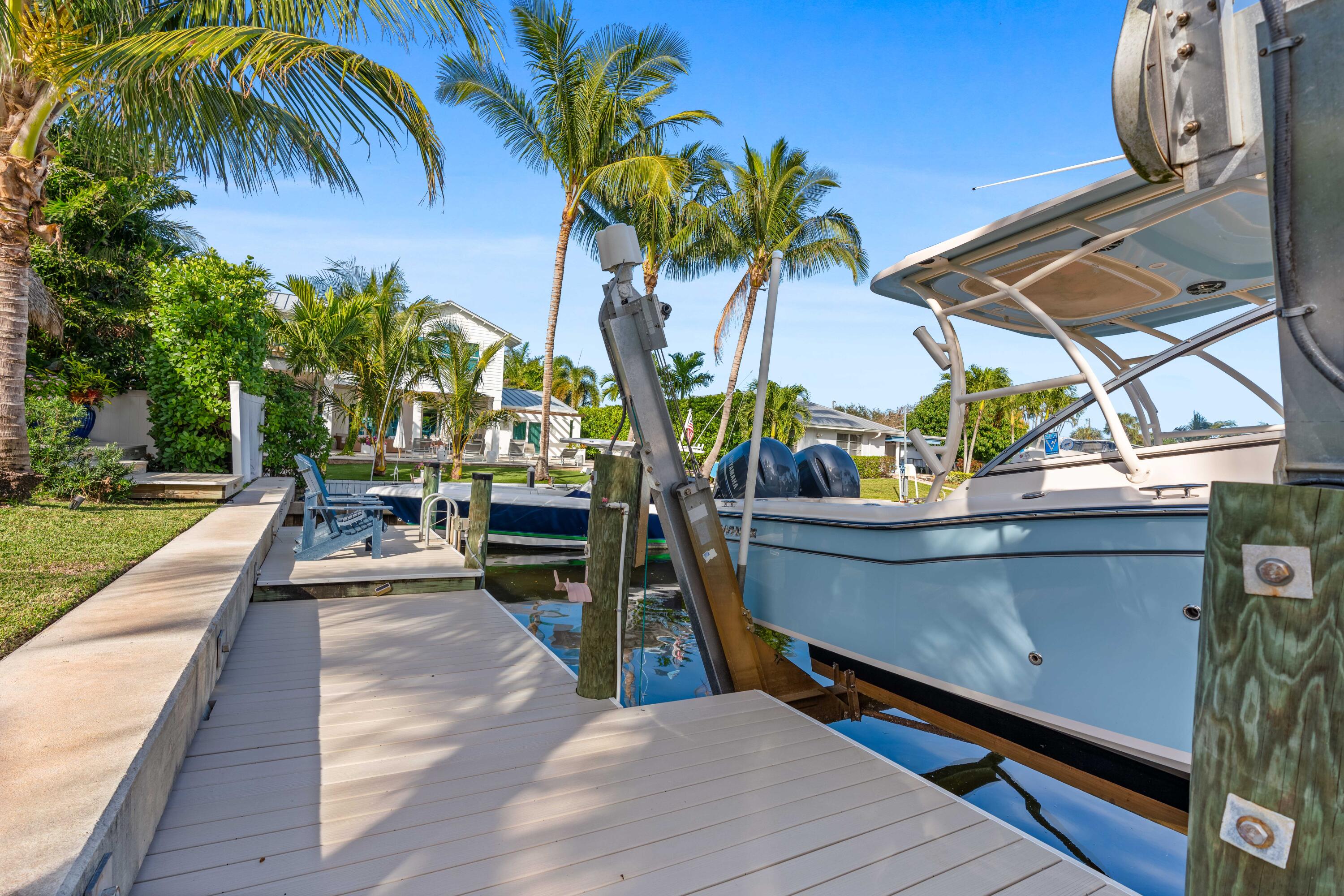 COUNTRY CLUB POINT - Residential