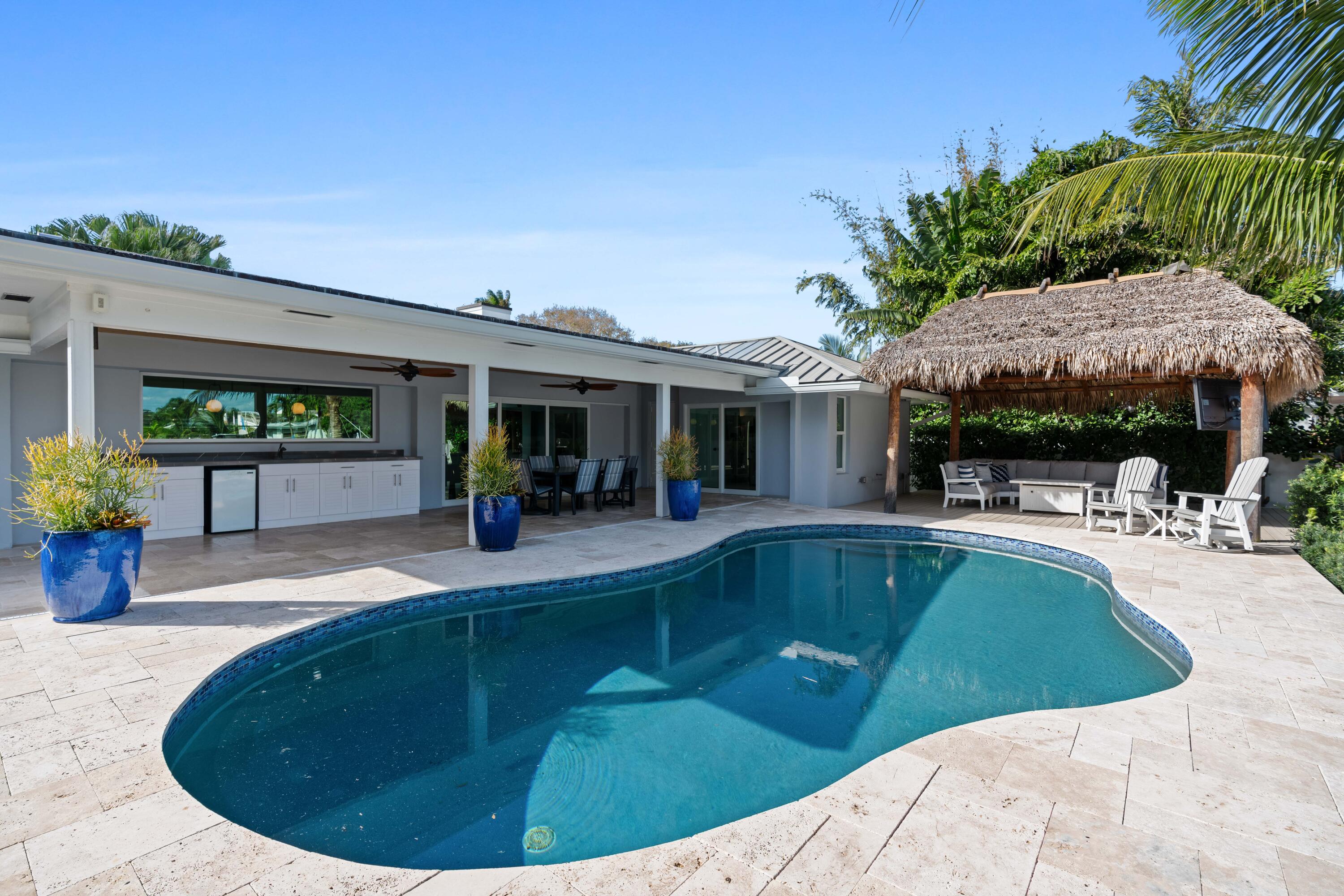 COUNTRY CLUB POINT - Residential