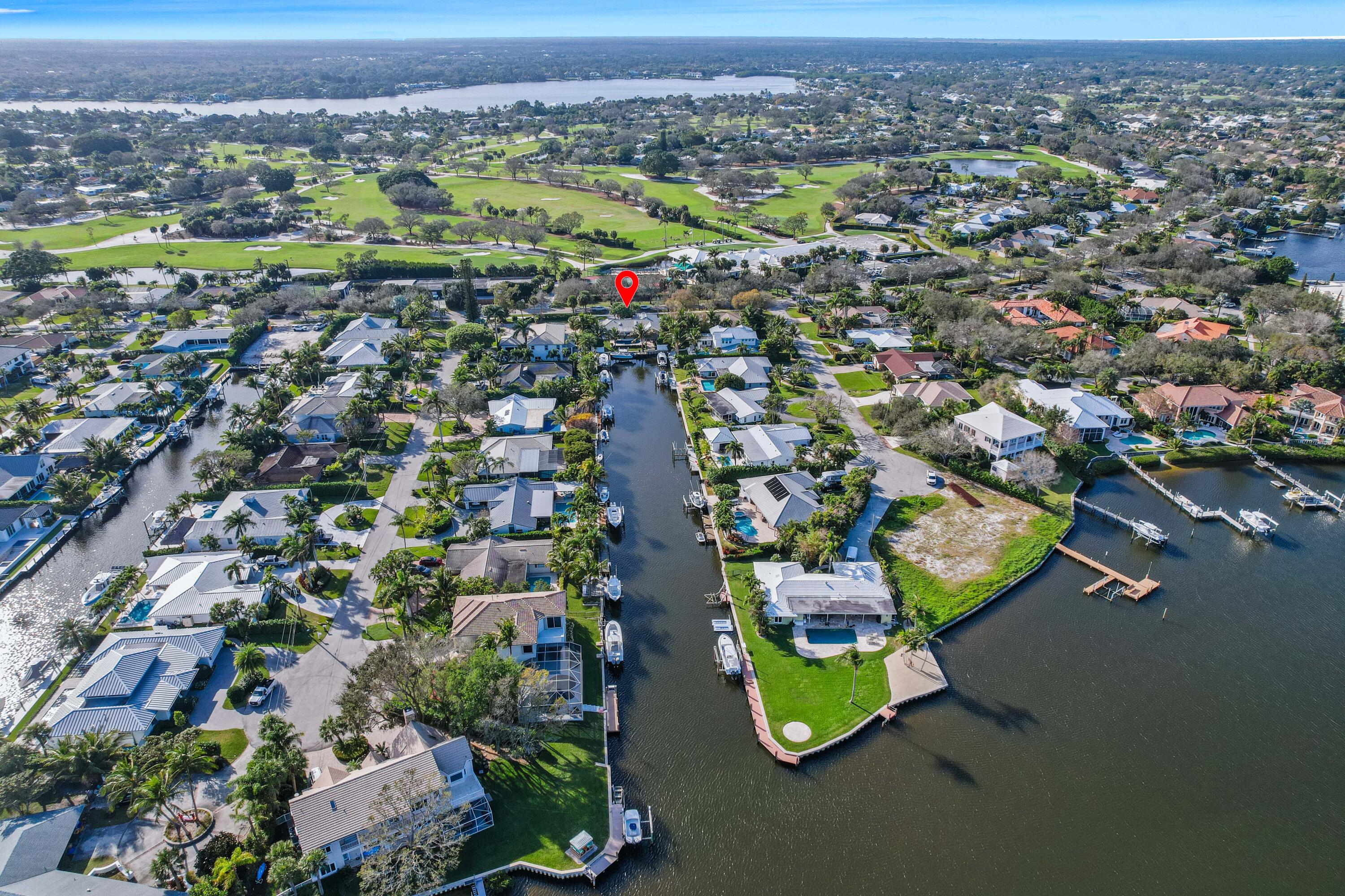 COUNTRY CLUB POINT - Residential