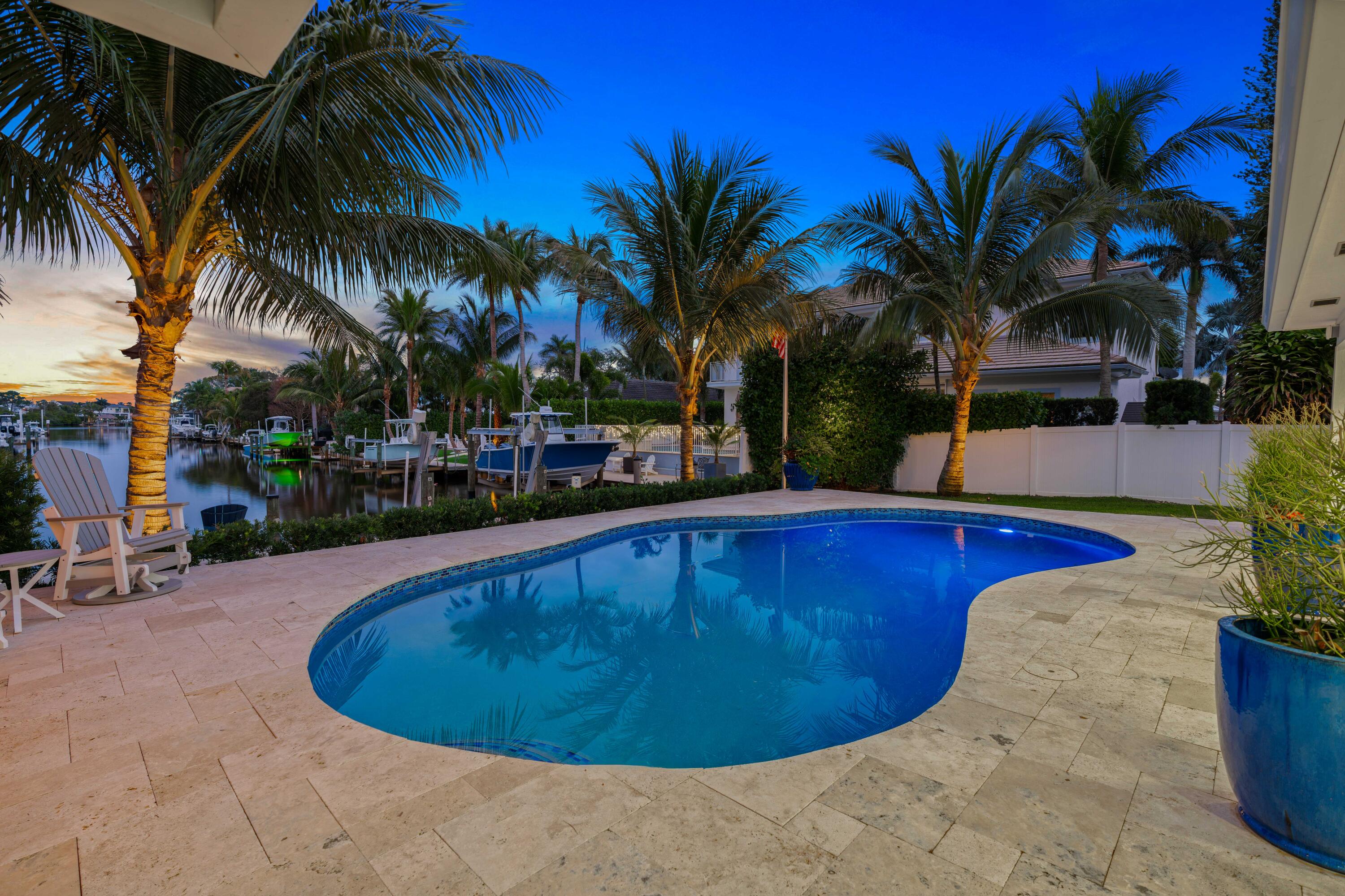 COUNTRY CLUB POINT - Residential