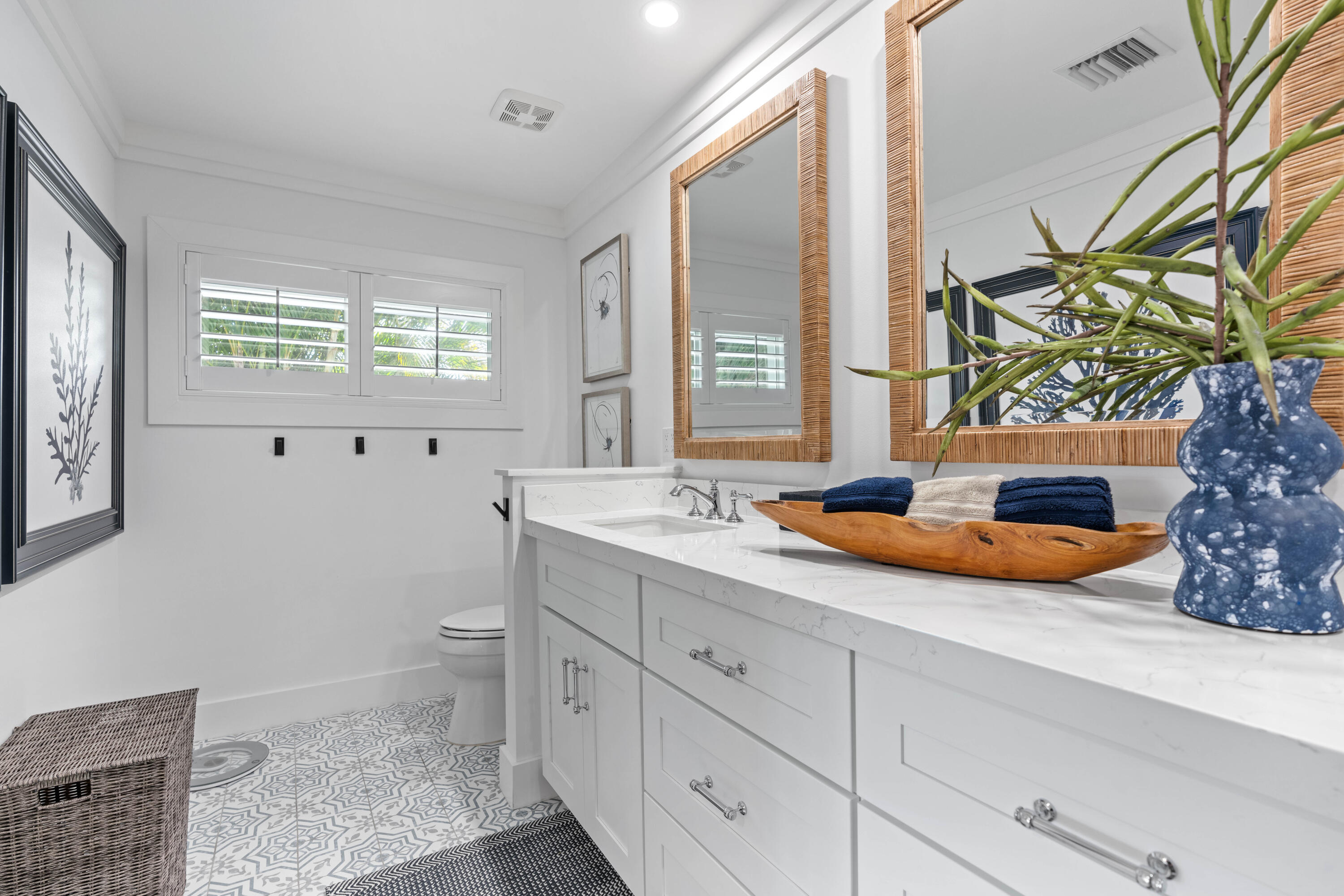 COUNTRY CLUB POINT - Residential