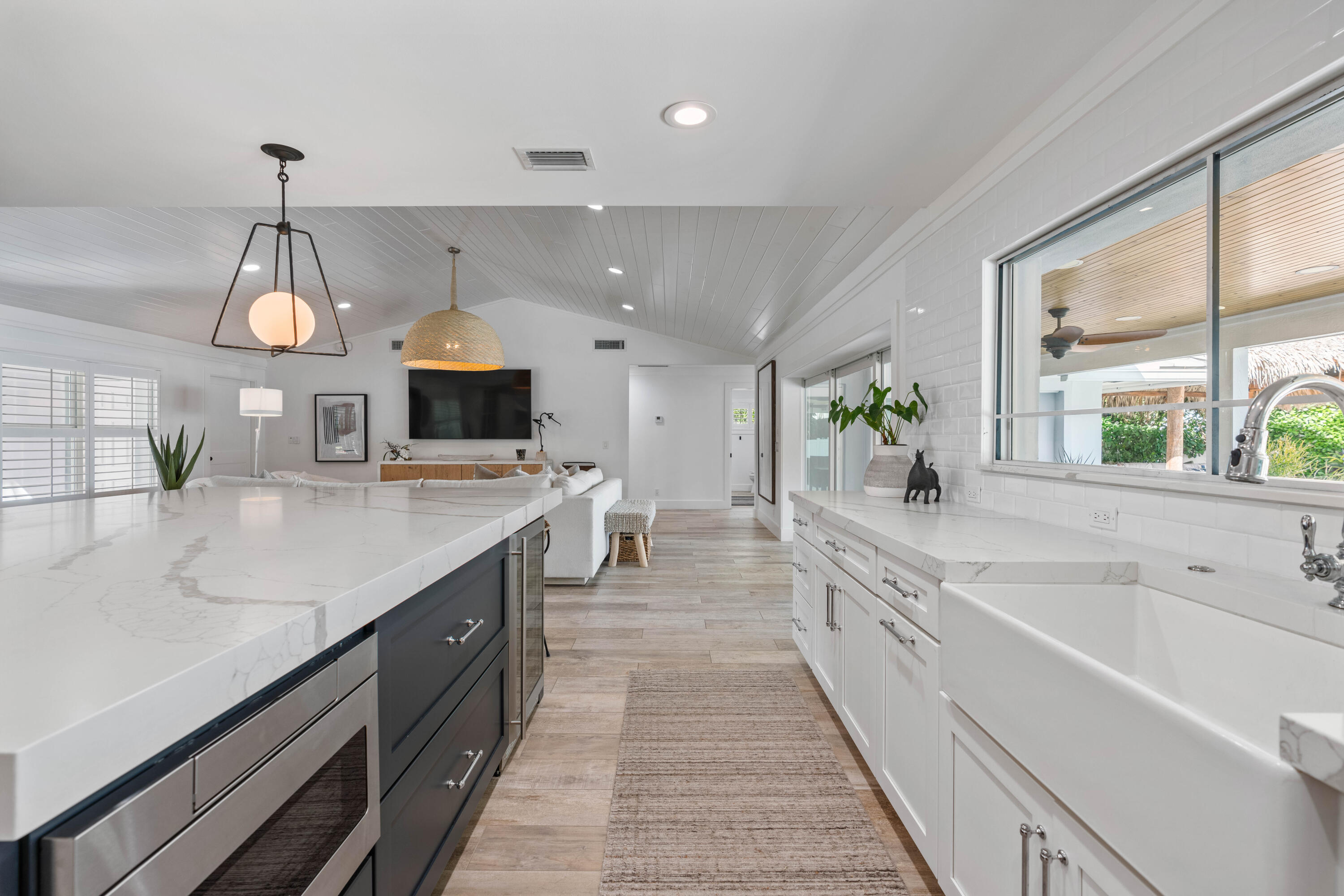 COUNTRY CLUB POINT - Residential