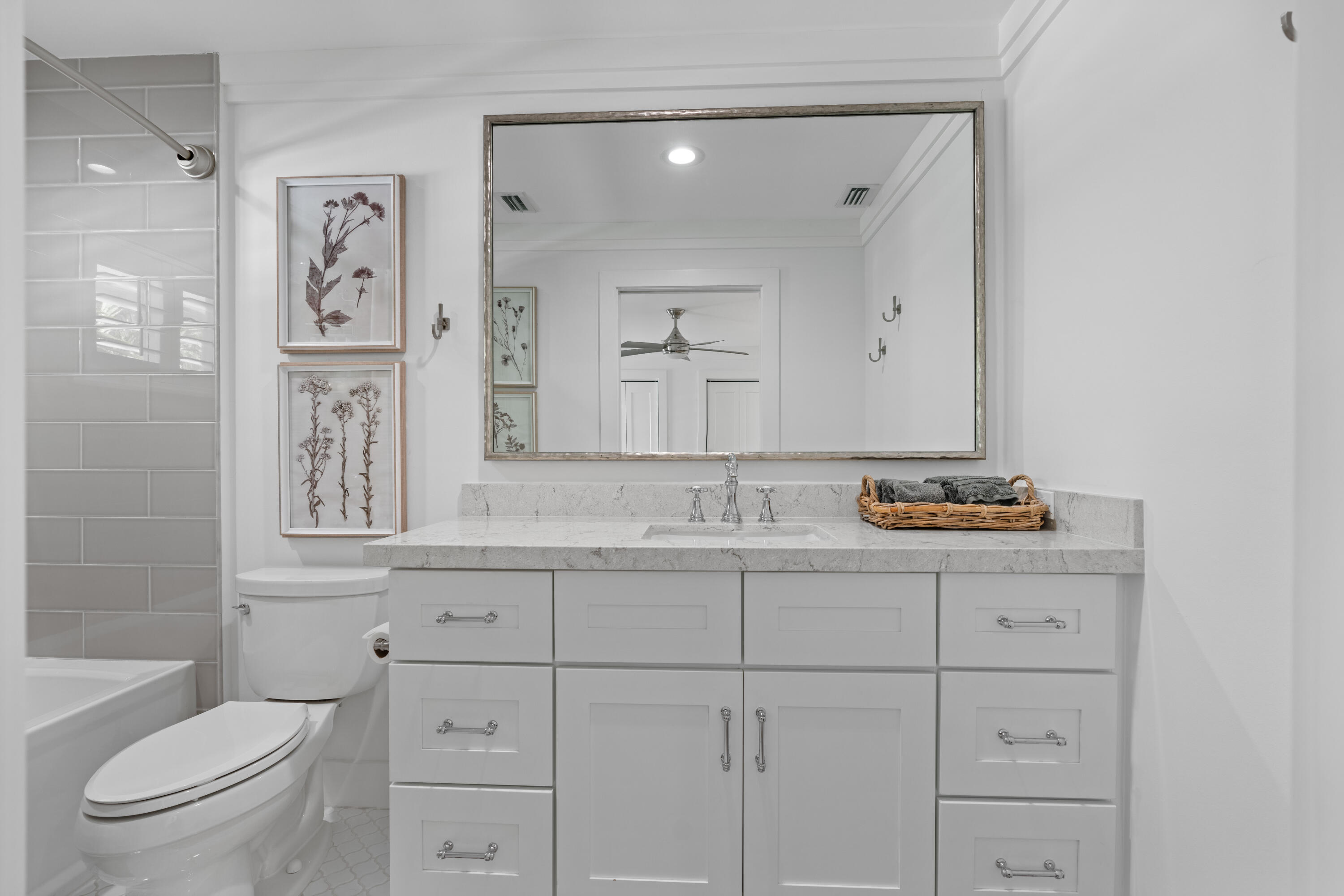 COUNTRY CLUB POINT - Residential