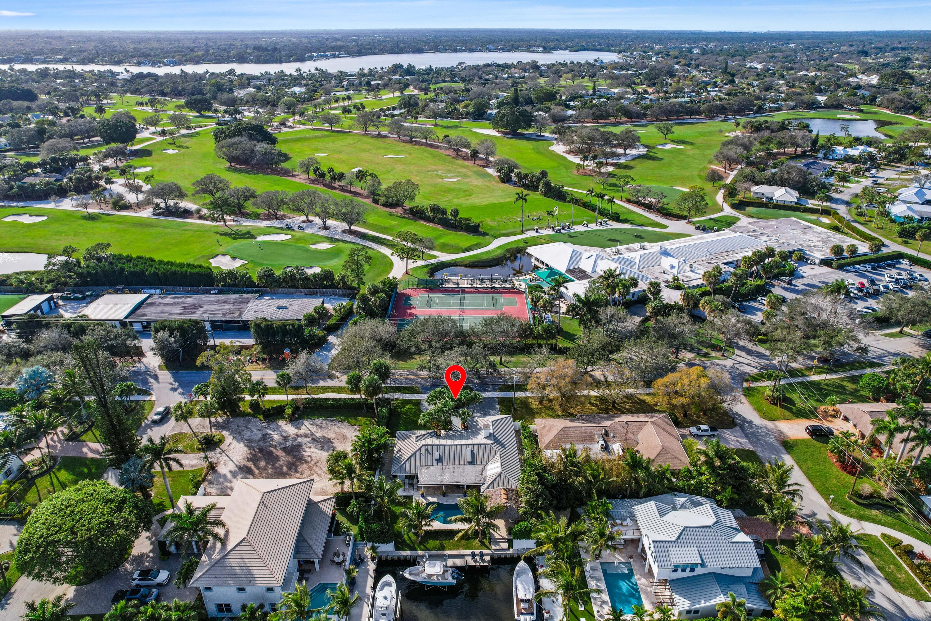 COUNTRY CLUB POINT - Residential