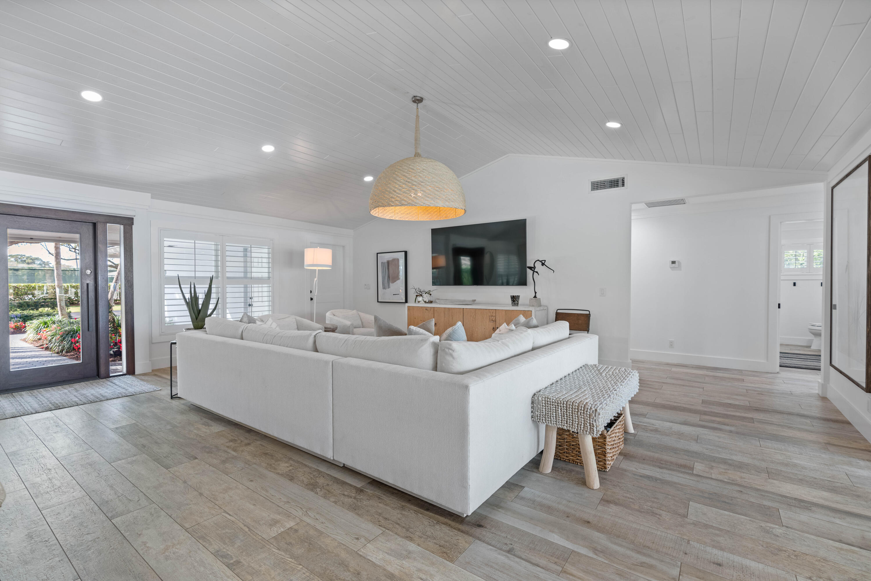 COUNTRY CLUB POINT - Residential