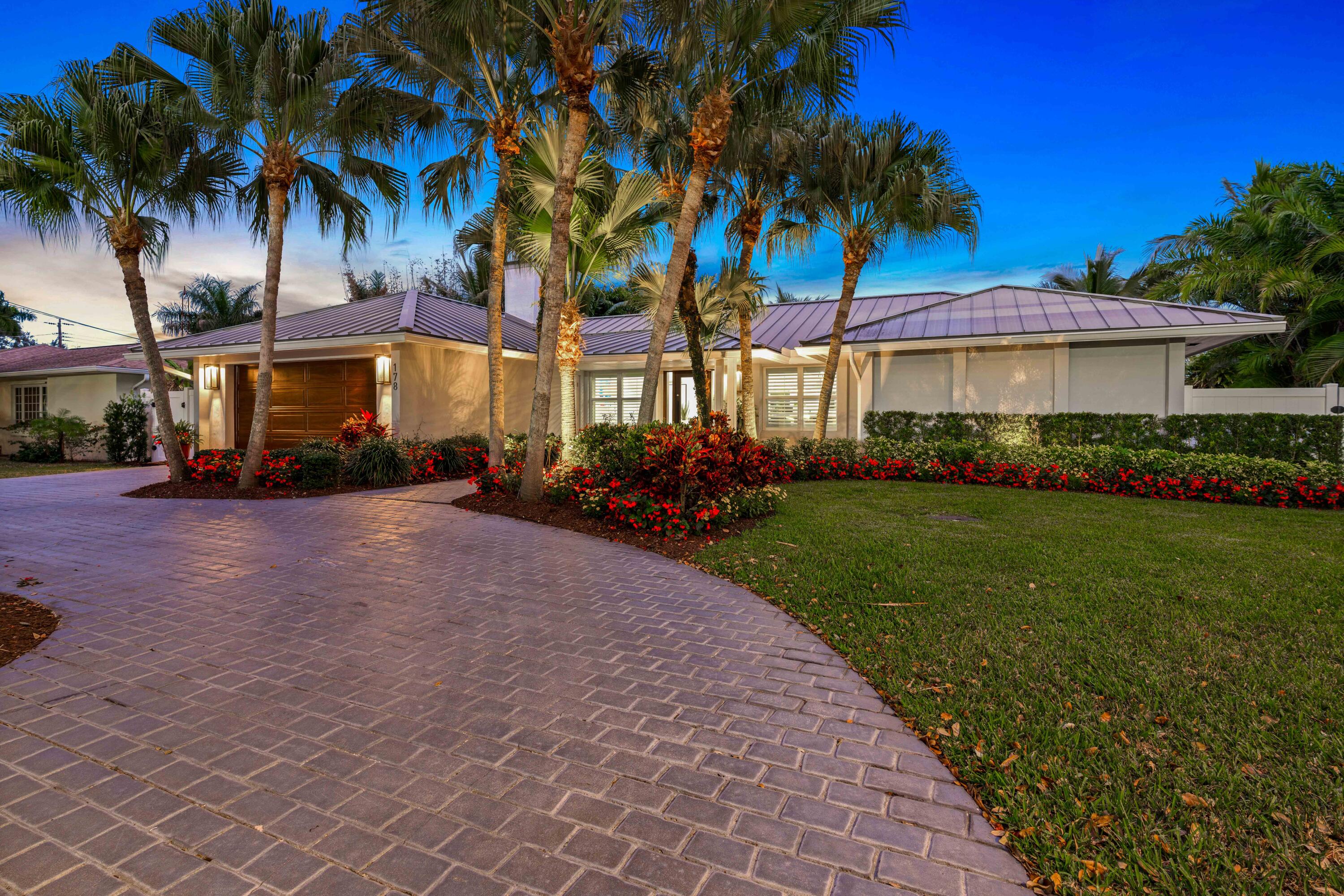 COUNTRY CLUB POINT - Residential