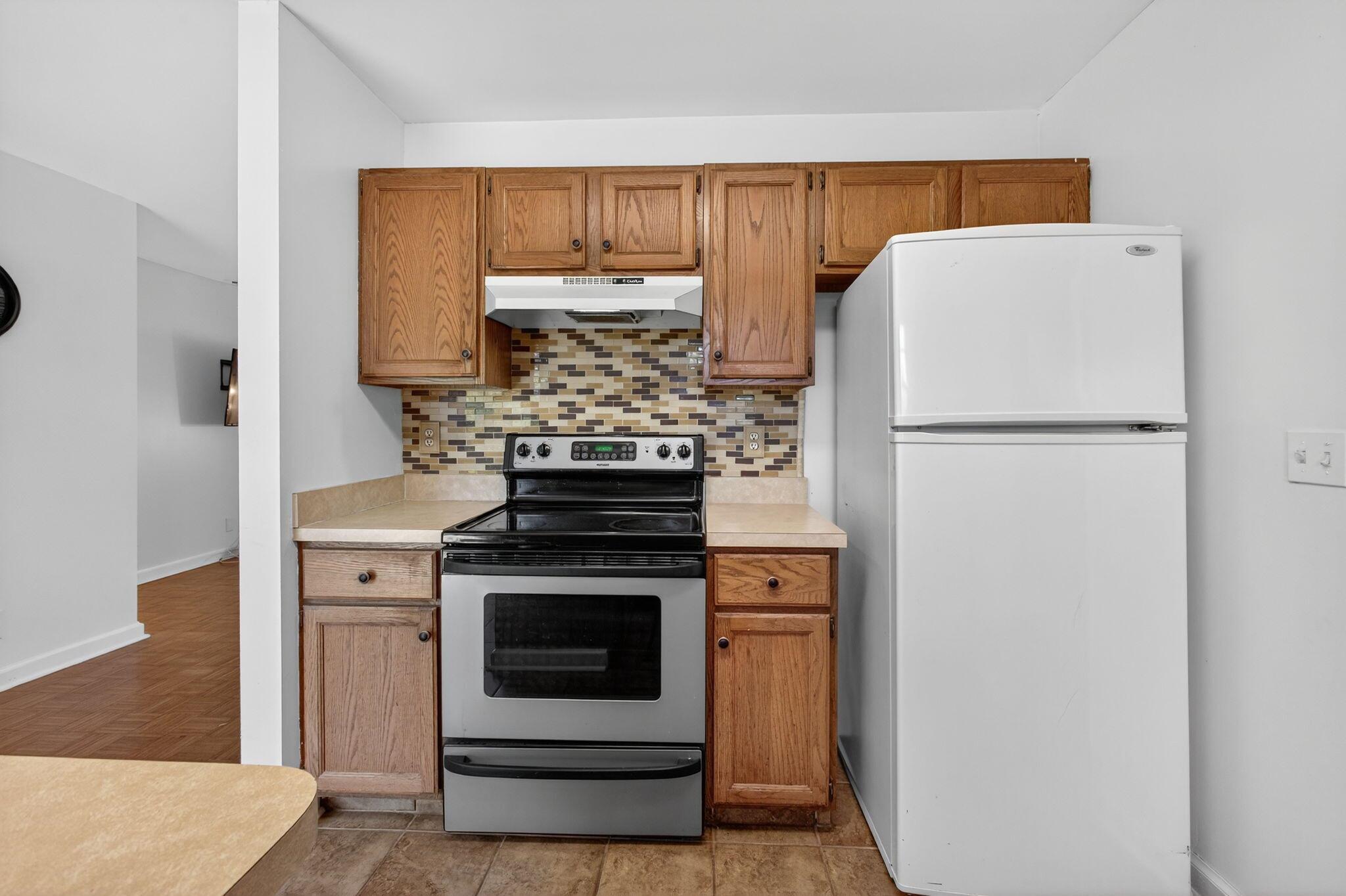 INDIAN RIVER ESTATES UNIT - Residential Lease