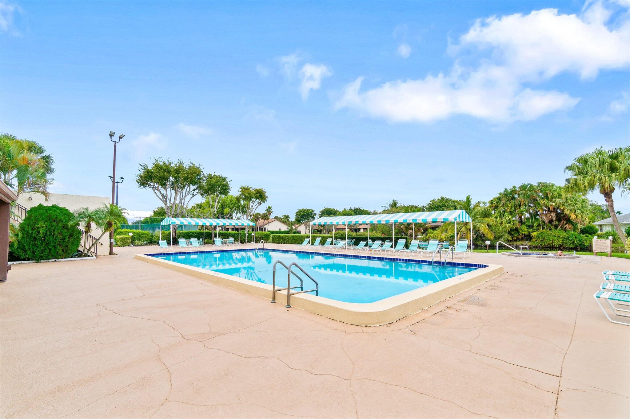 MEED RACQUET CLUB 4 - Residential