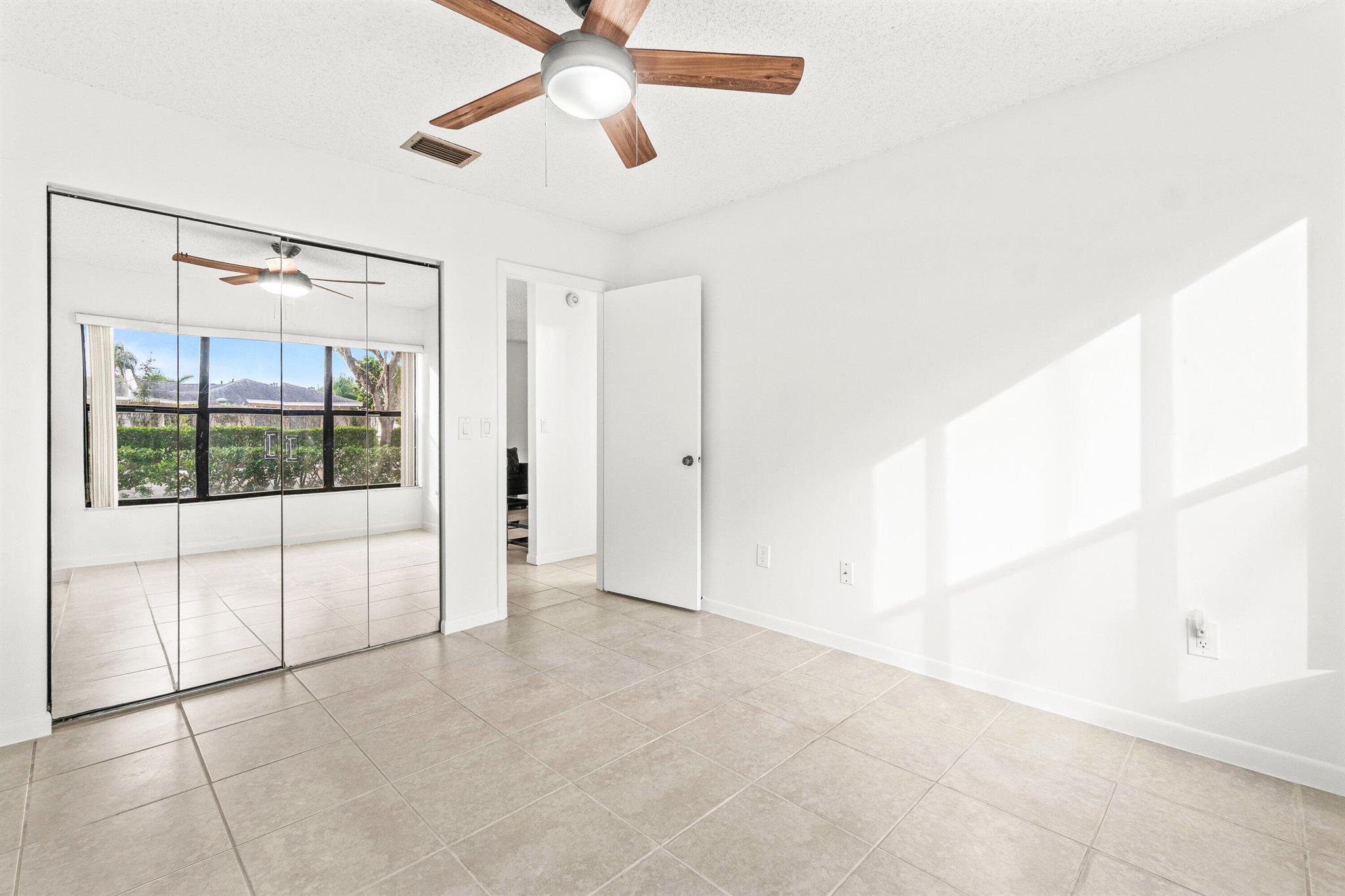 MEED RACQUET CLUB 4 - Residential