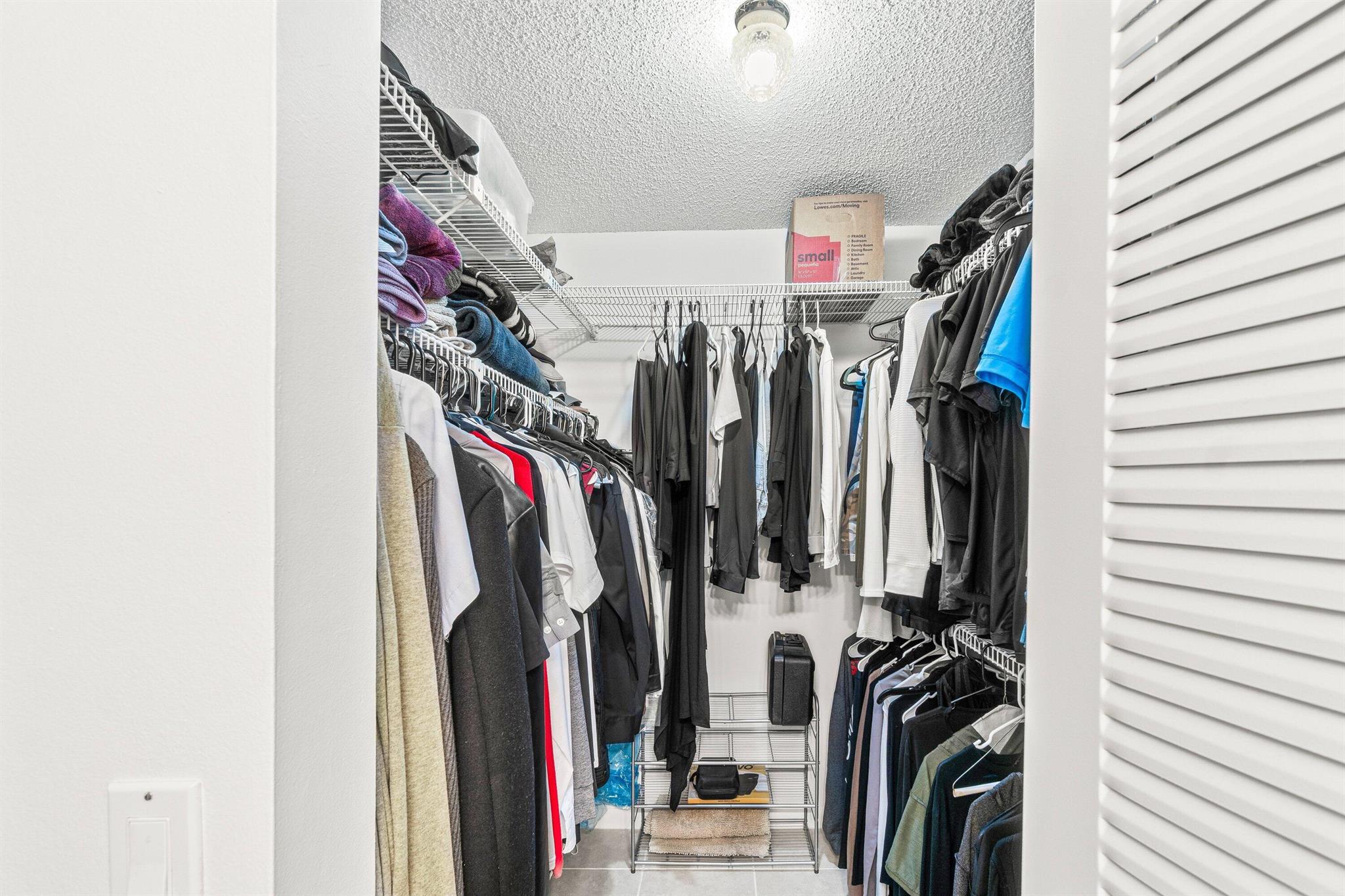 MEED RACQUET CLUB 4 - Residential