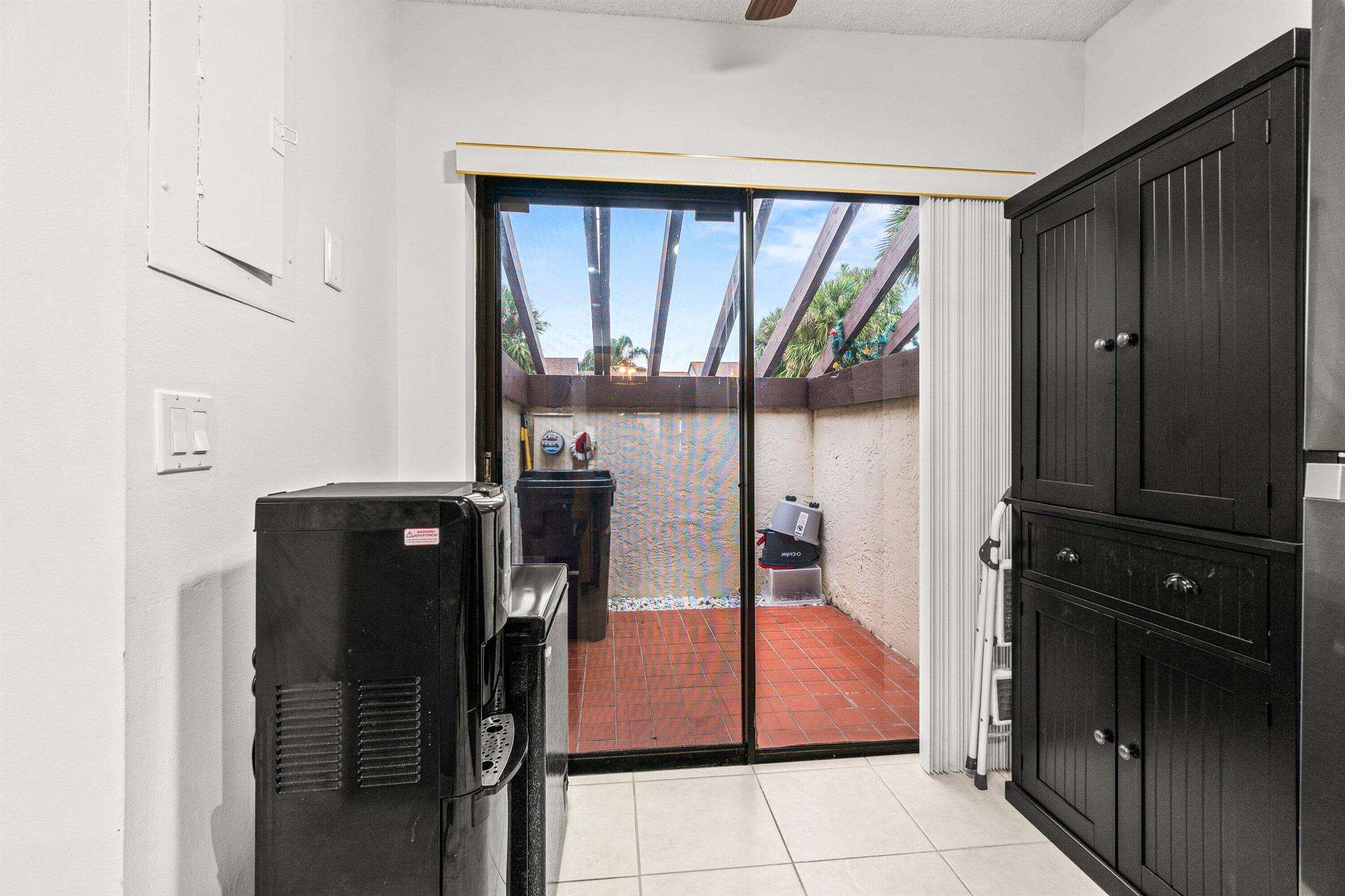 MEED RACQUET CLUB 4 - Residential