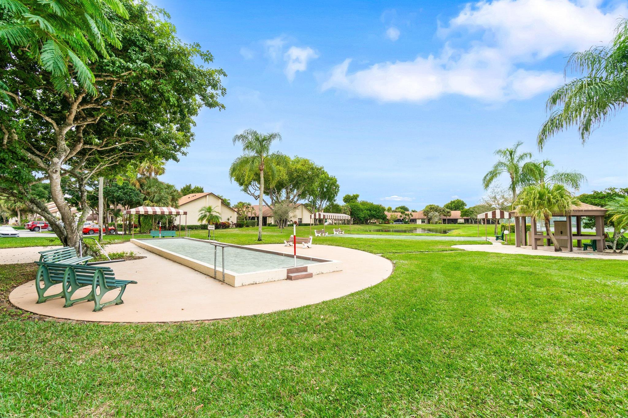 MEED RACQUET CLUB 4 - Residential