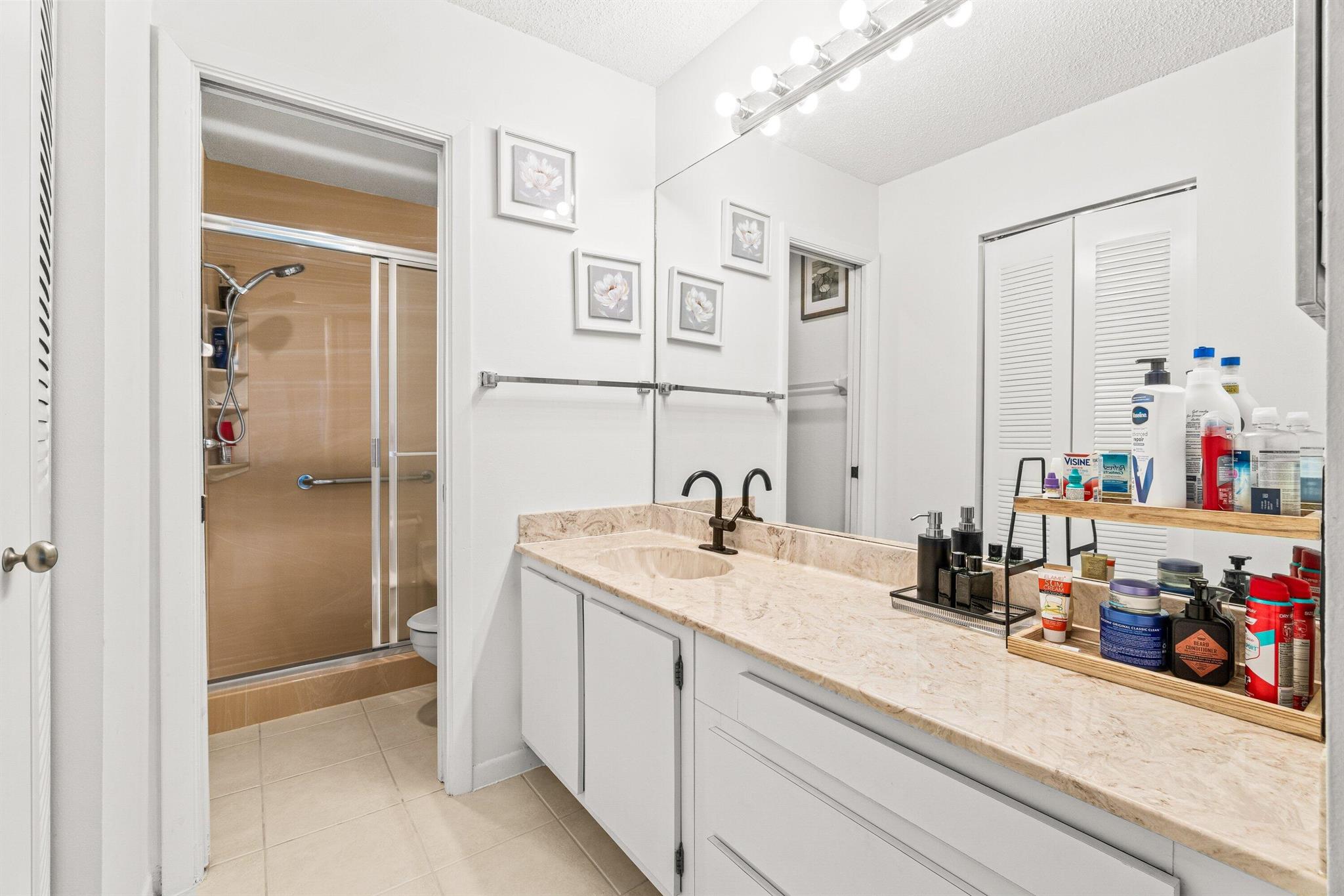 MEED RACQUET CLUB 4 - Residential