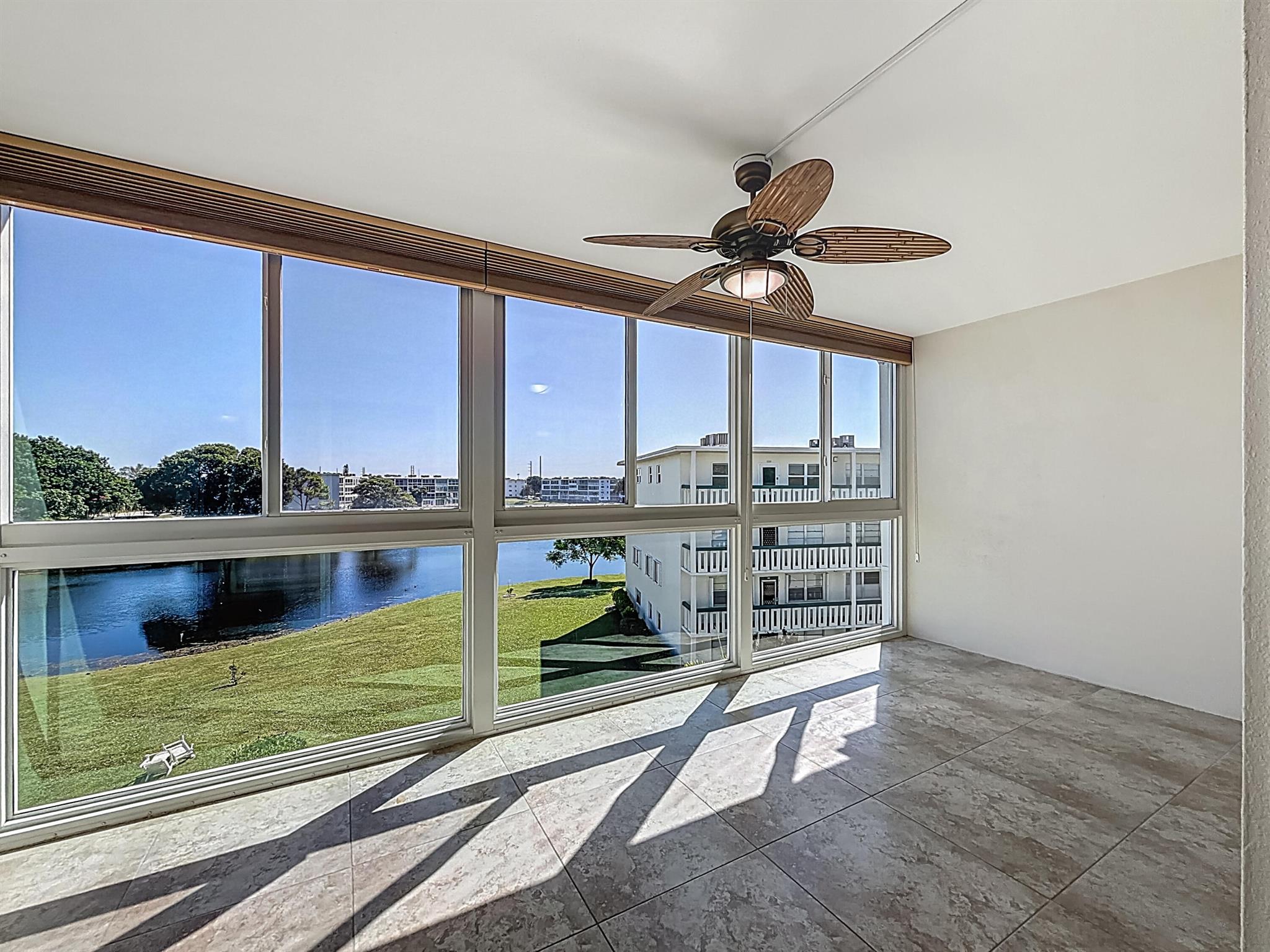 OAKRIDGE V CONDO - Residential