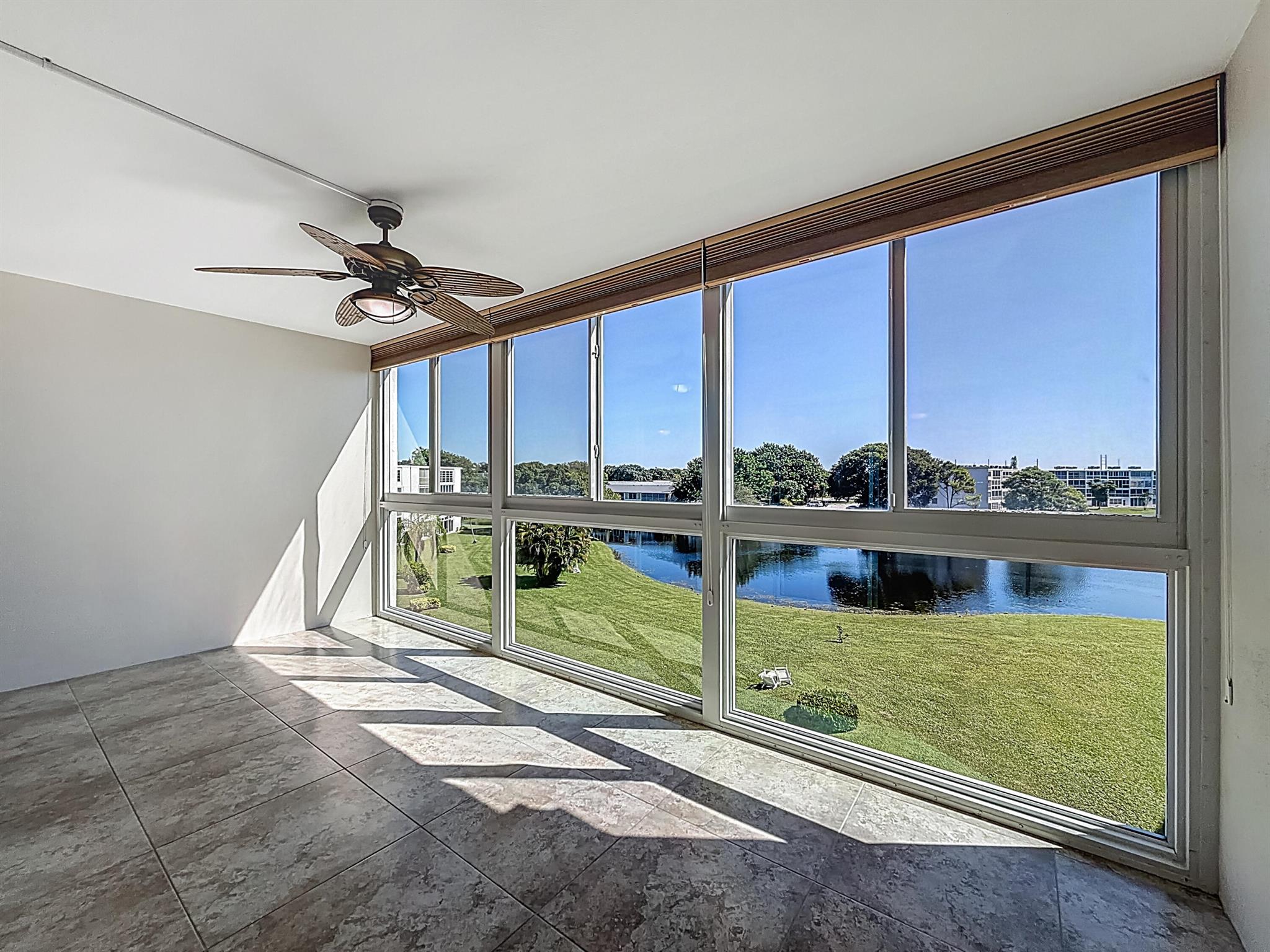 OAKRIDGE V CONDO - Residential