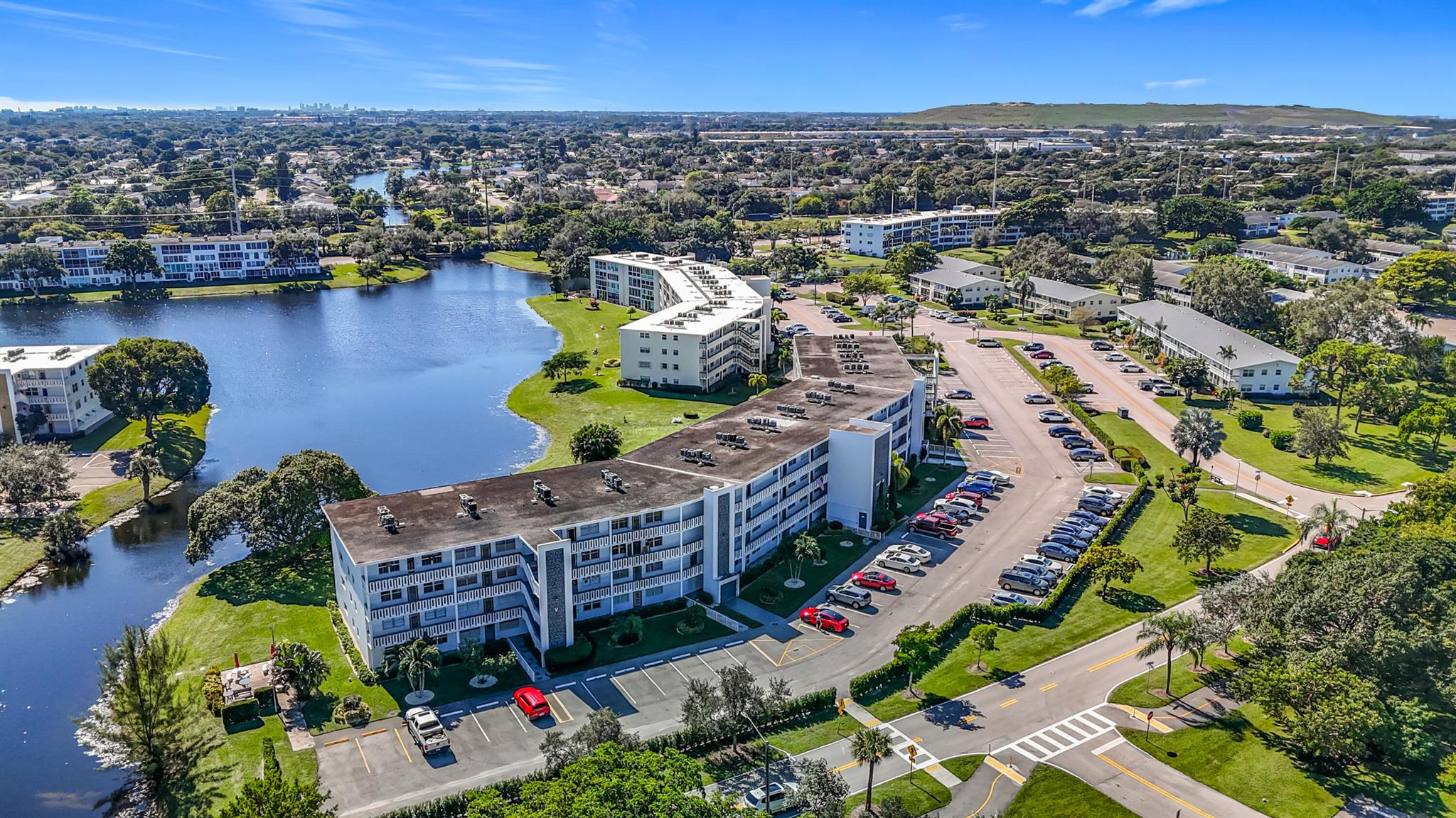 OAKRIDGE V CONDO - Residential