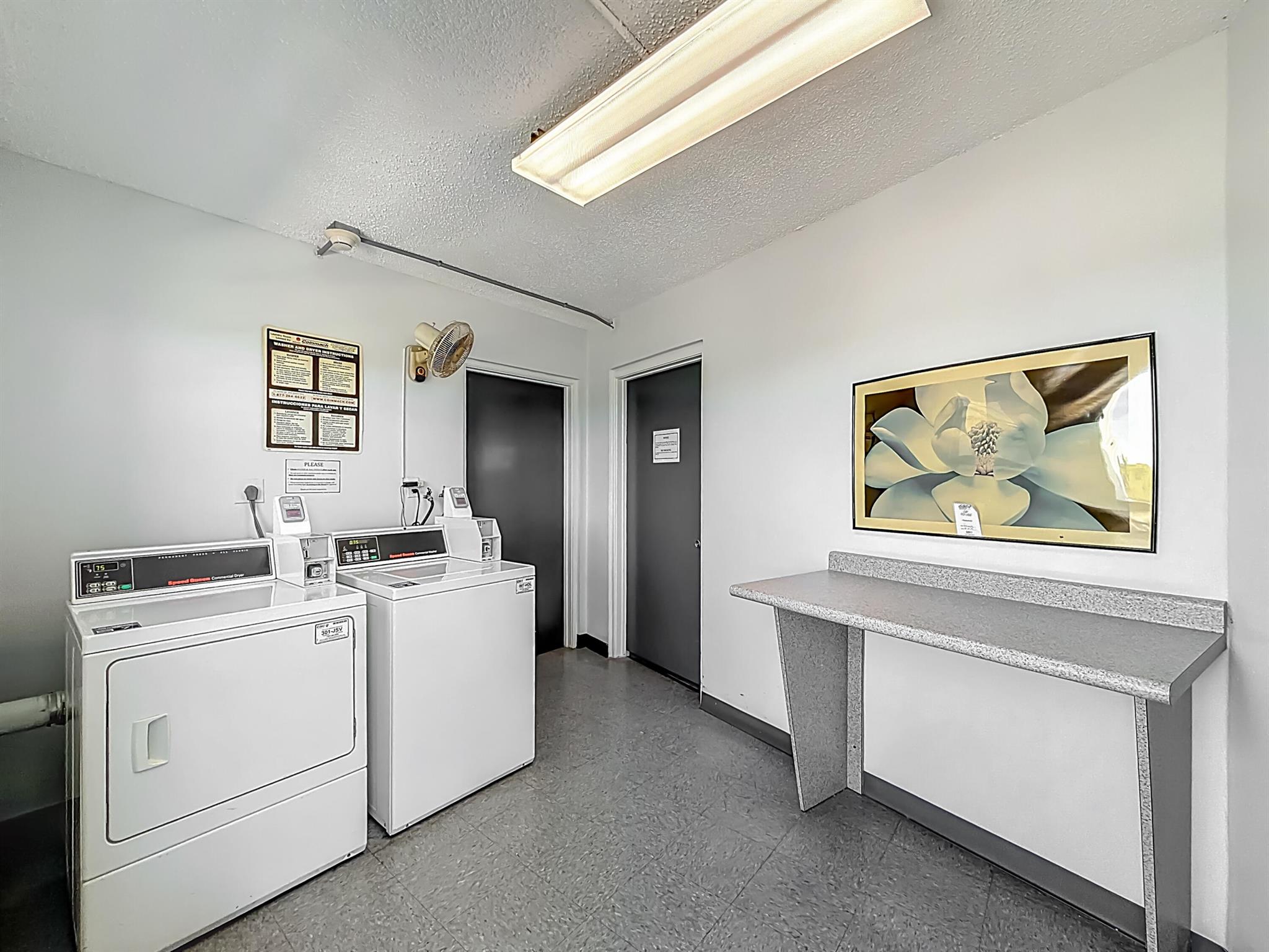 OAKRIDGE V CONDO - Residential