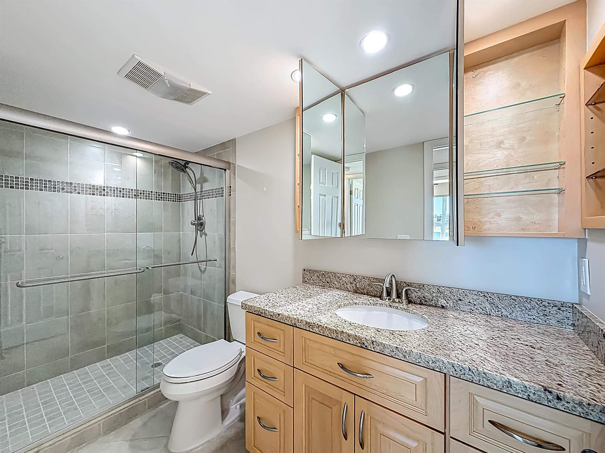 OAKRIDGE V CONDO - Residential