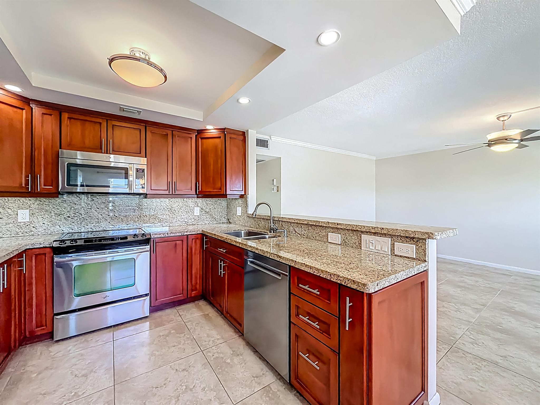 OAKRIDGE V CONDO - Residential