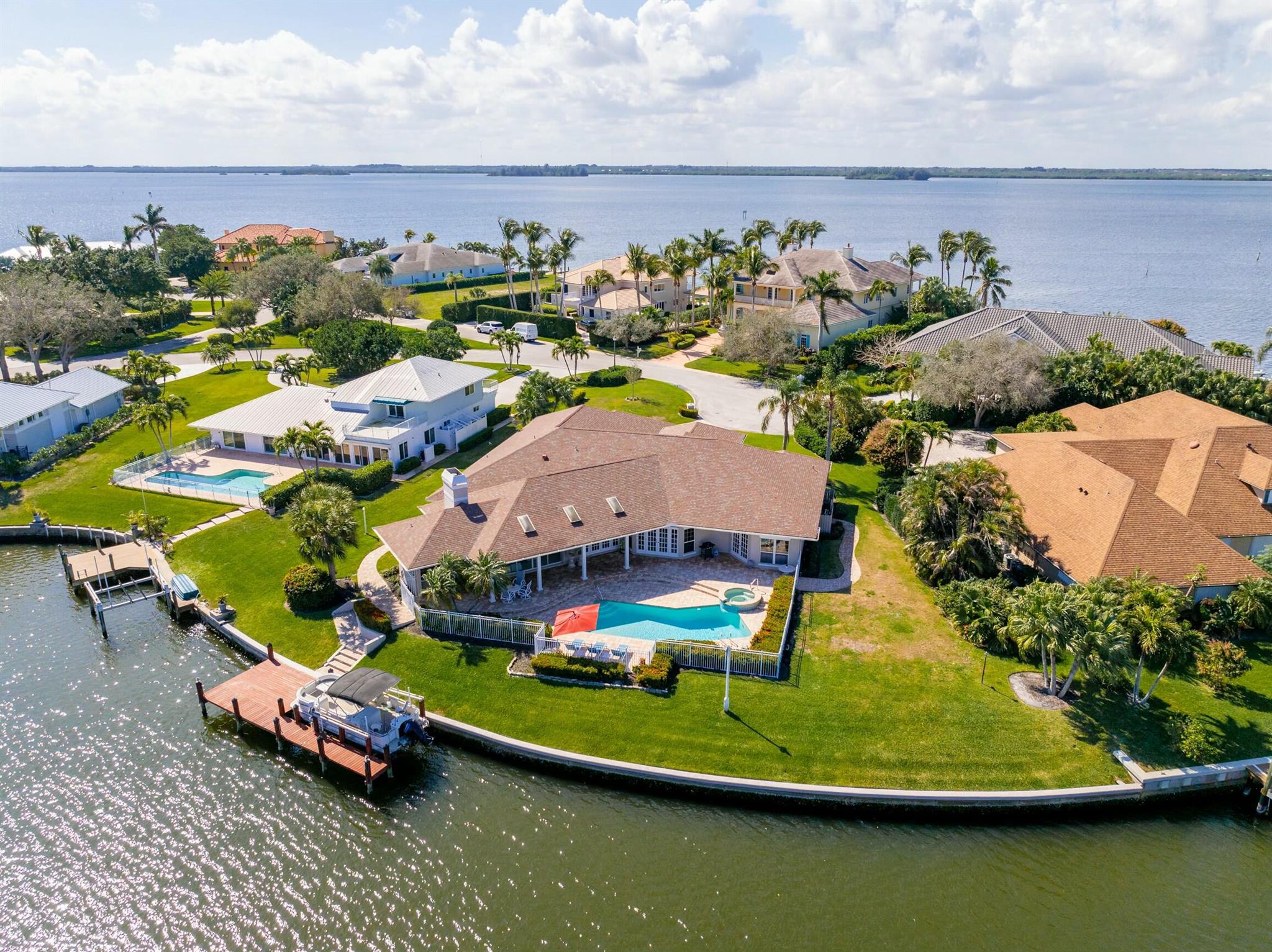 THE MOORINGS UNIT 2 - Residential