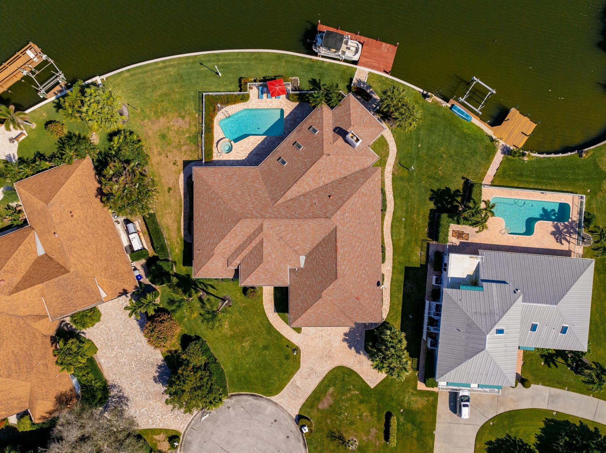 THE MOORINGS UNIT 2 - Residential