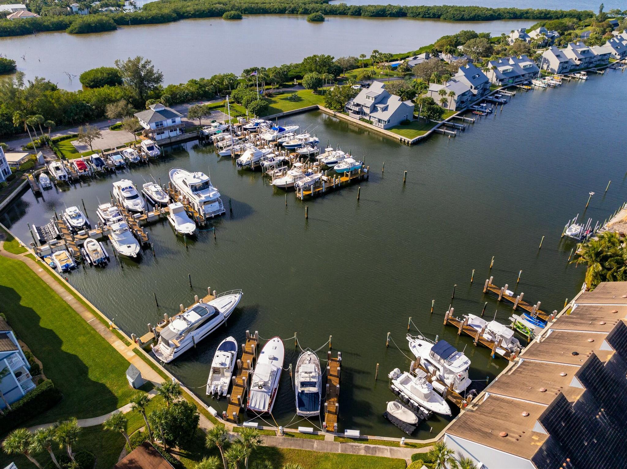 THE MOORINGS UNIT 2 - Residential