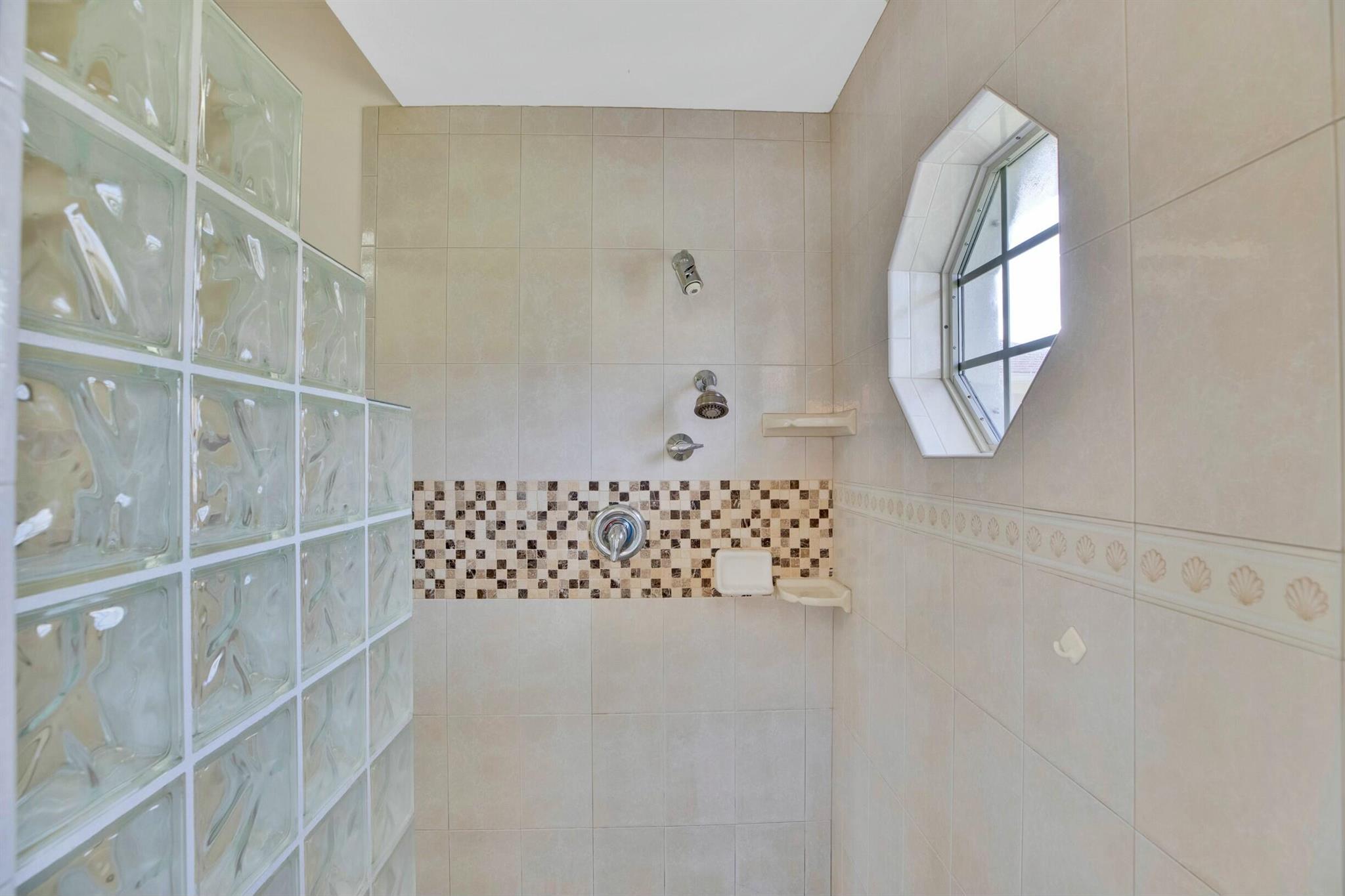 THE MOORINGS UNIT 2 - Residential