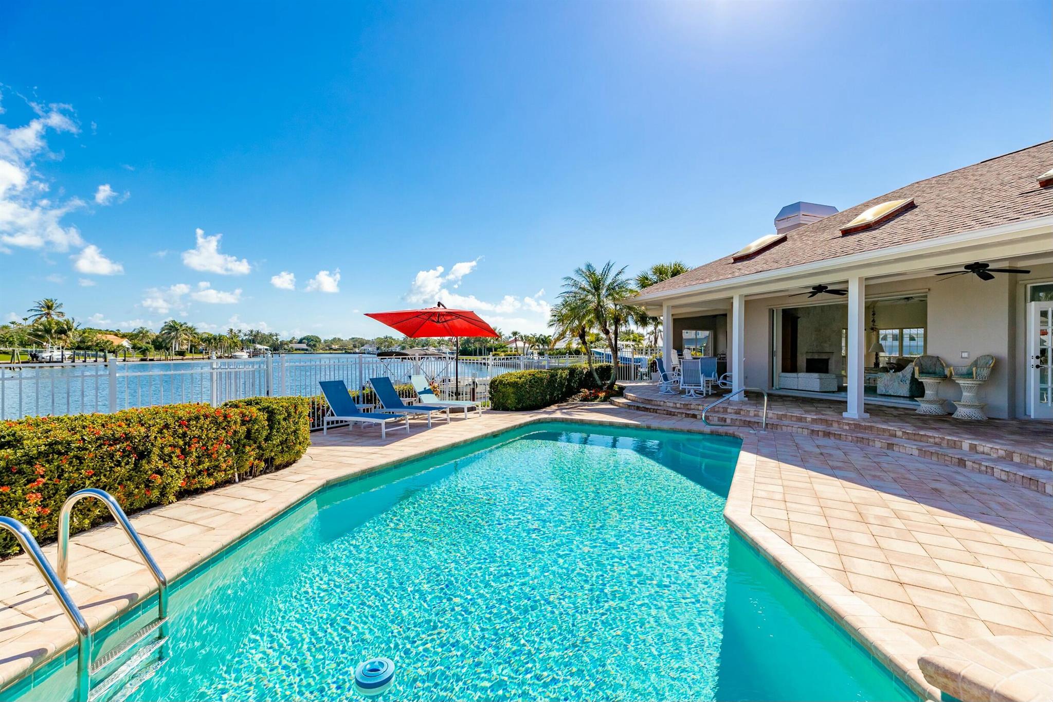 THE MOORINGS UNIT 2 - Residential