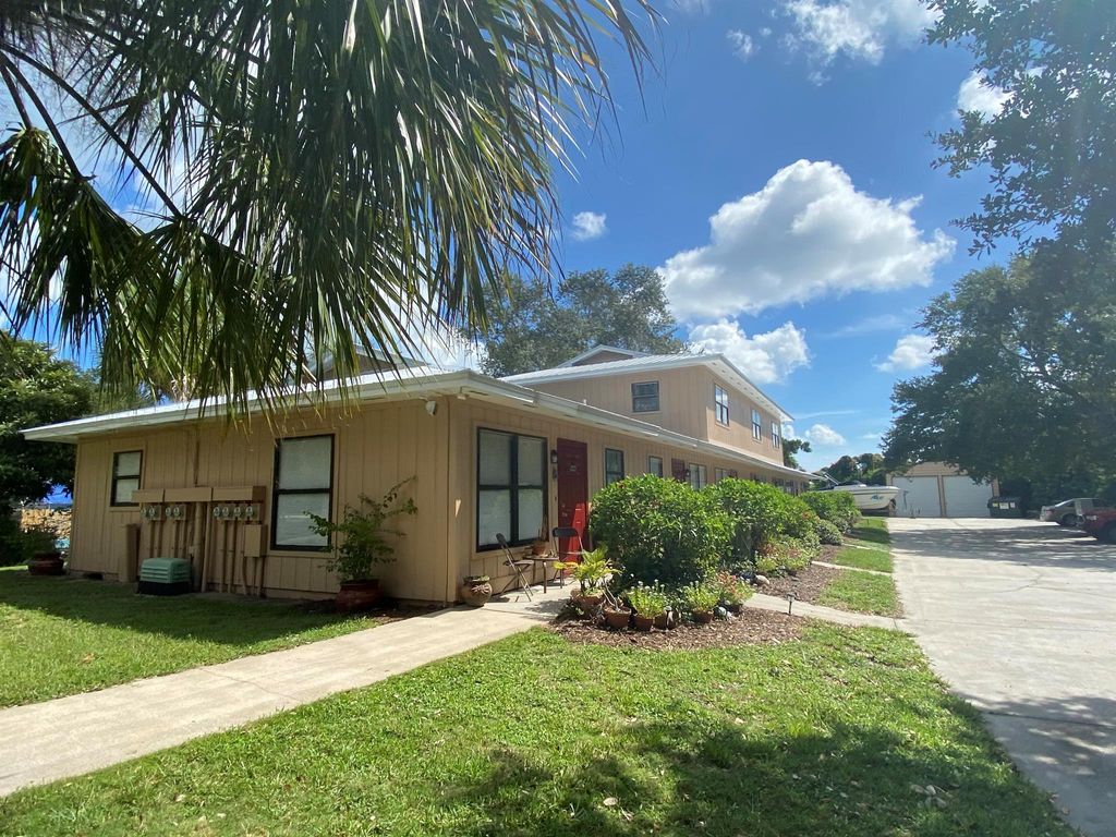 Photo of 948 Louisiana Avenue, Sebastian, FL 32958 (MLS # R11024146)