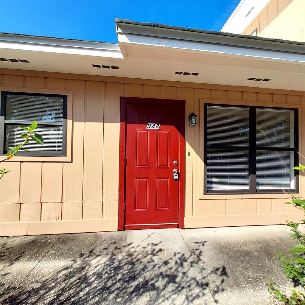 Photo of 948 Louisiana Avenue, Sebastian, FL 32958 (MLS # R11024146)