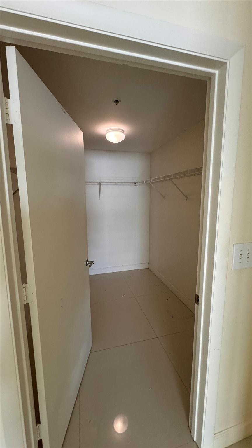 VIZCAYNE SOUTH CONDO - Residential