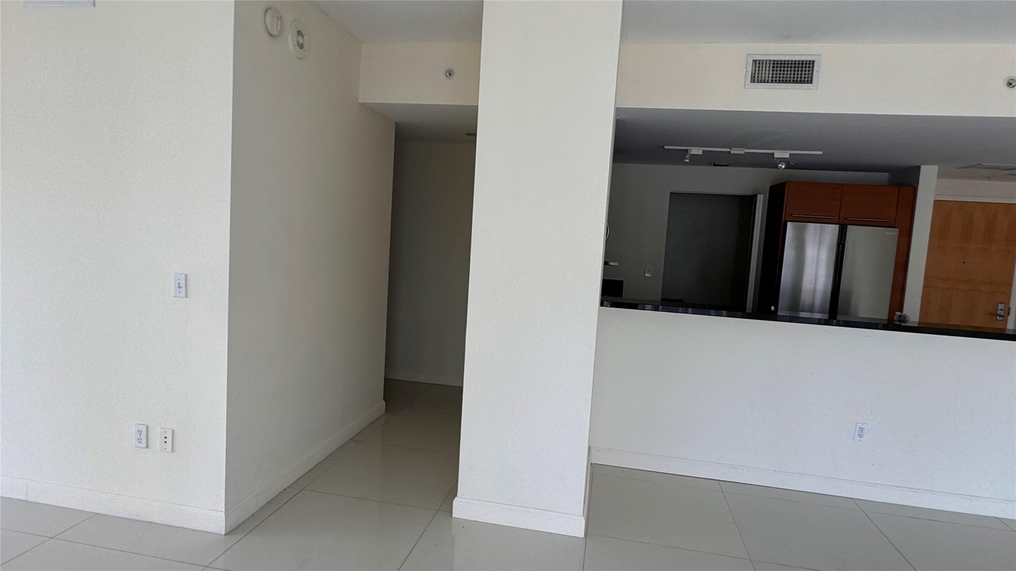 VIZCAYNE SOUTH CONDO - Residential