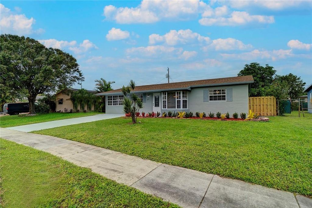 Photo of 6711 NW 8th St, Margate, FL 33063 (MLS # F10532117)