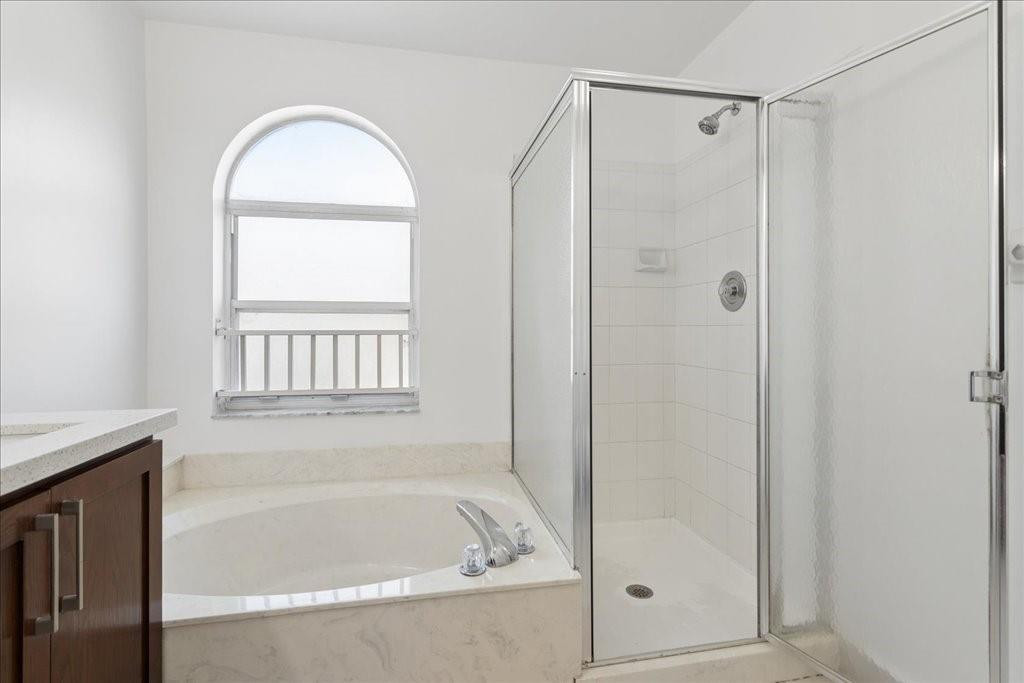 Towngate 156-11 B - Residential Lease