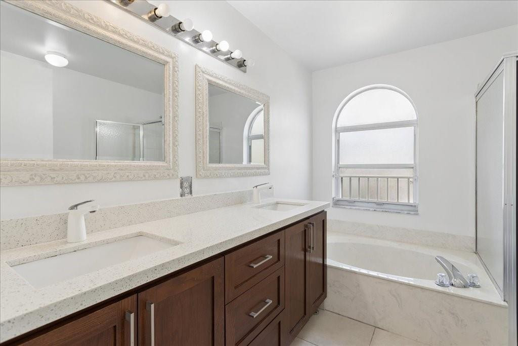 Towngate 156-11 B - Residential Lease