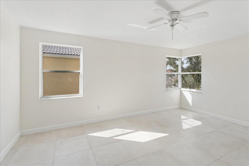 Towngate 156-11 B - Residential Lease