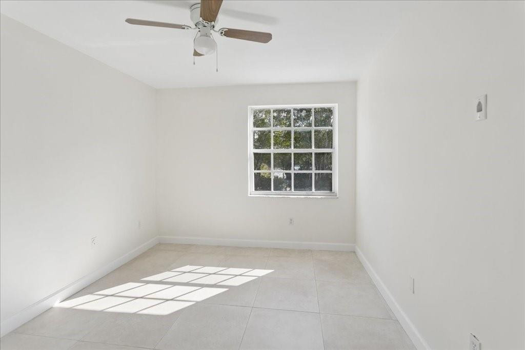 Towngate 156-11 B - Residential Lease