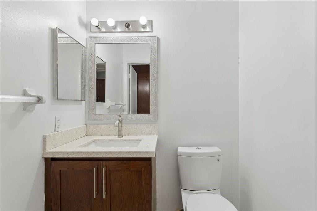 Towngate 156-11 B - Residential Lease