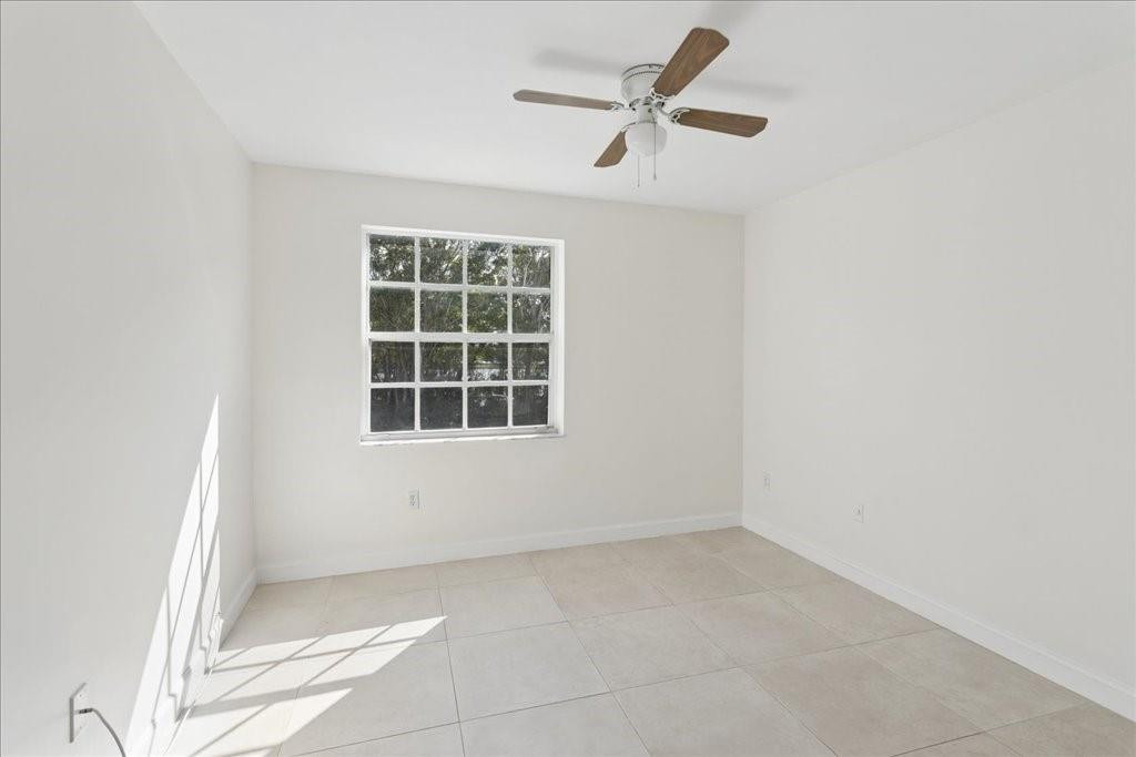 Towngate 156-11 B - Residential Lease