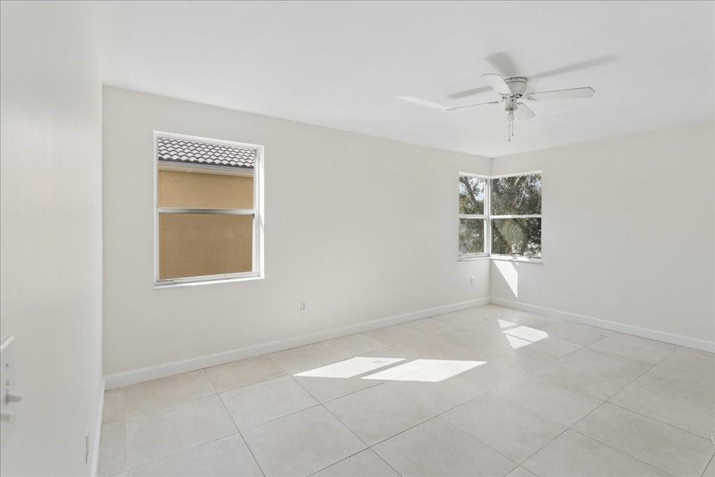 Towngate 156-11 B - Residential Lease